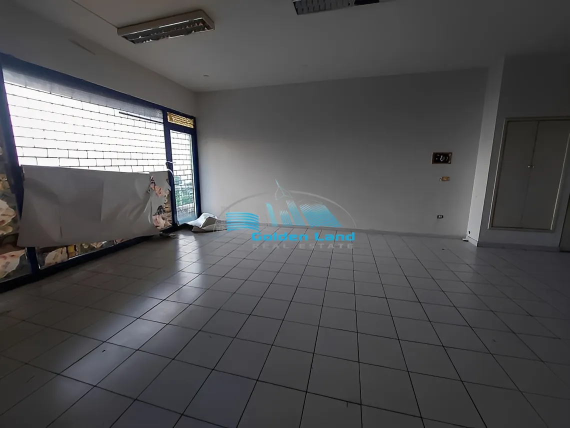 Shop for rent in Mazraat Yachoua, Lebanon