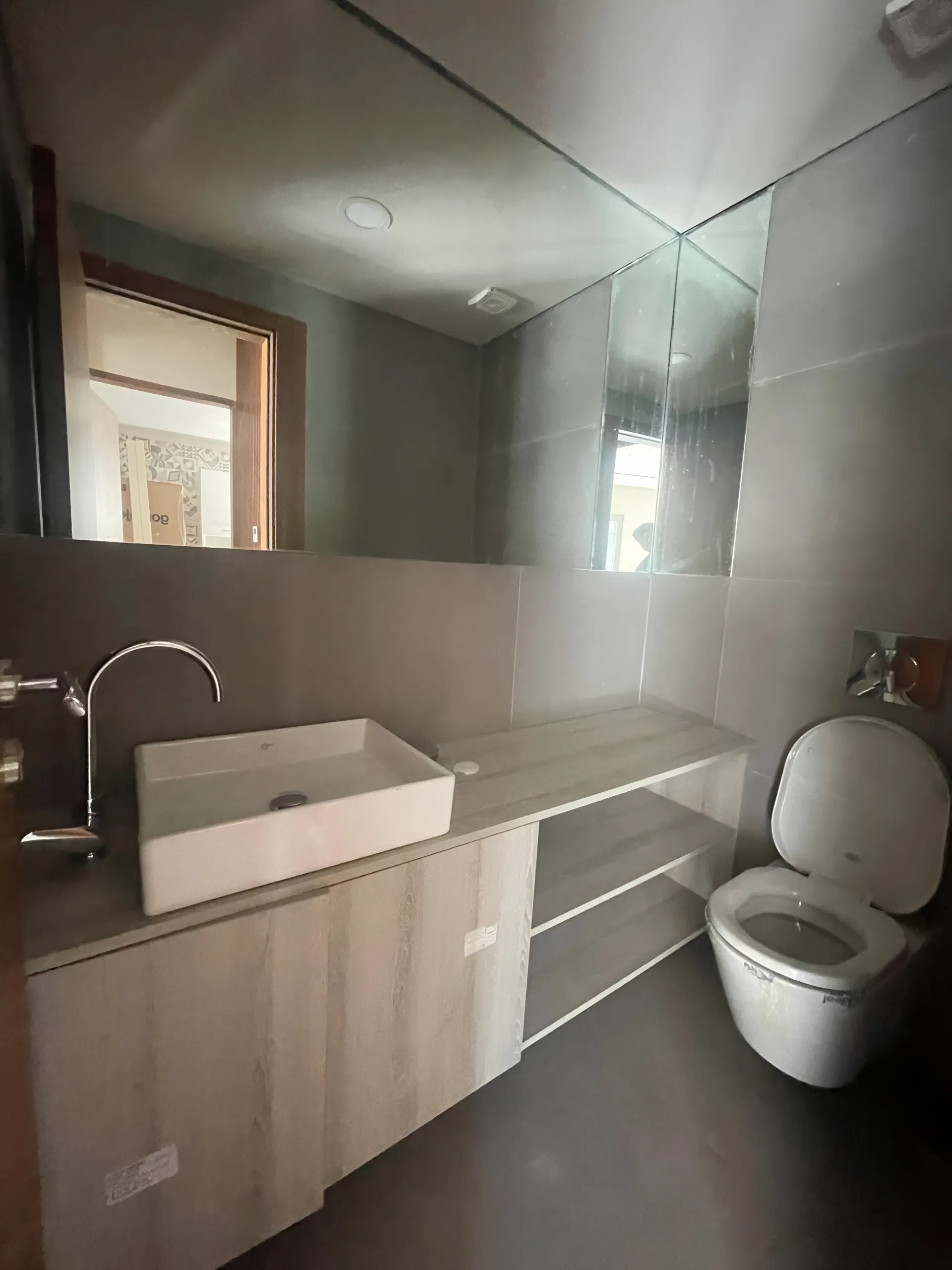 Apartment for Sale in Achrafieh - 3 bed, 4 bath