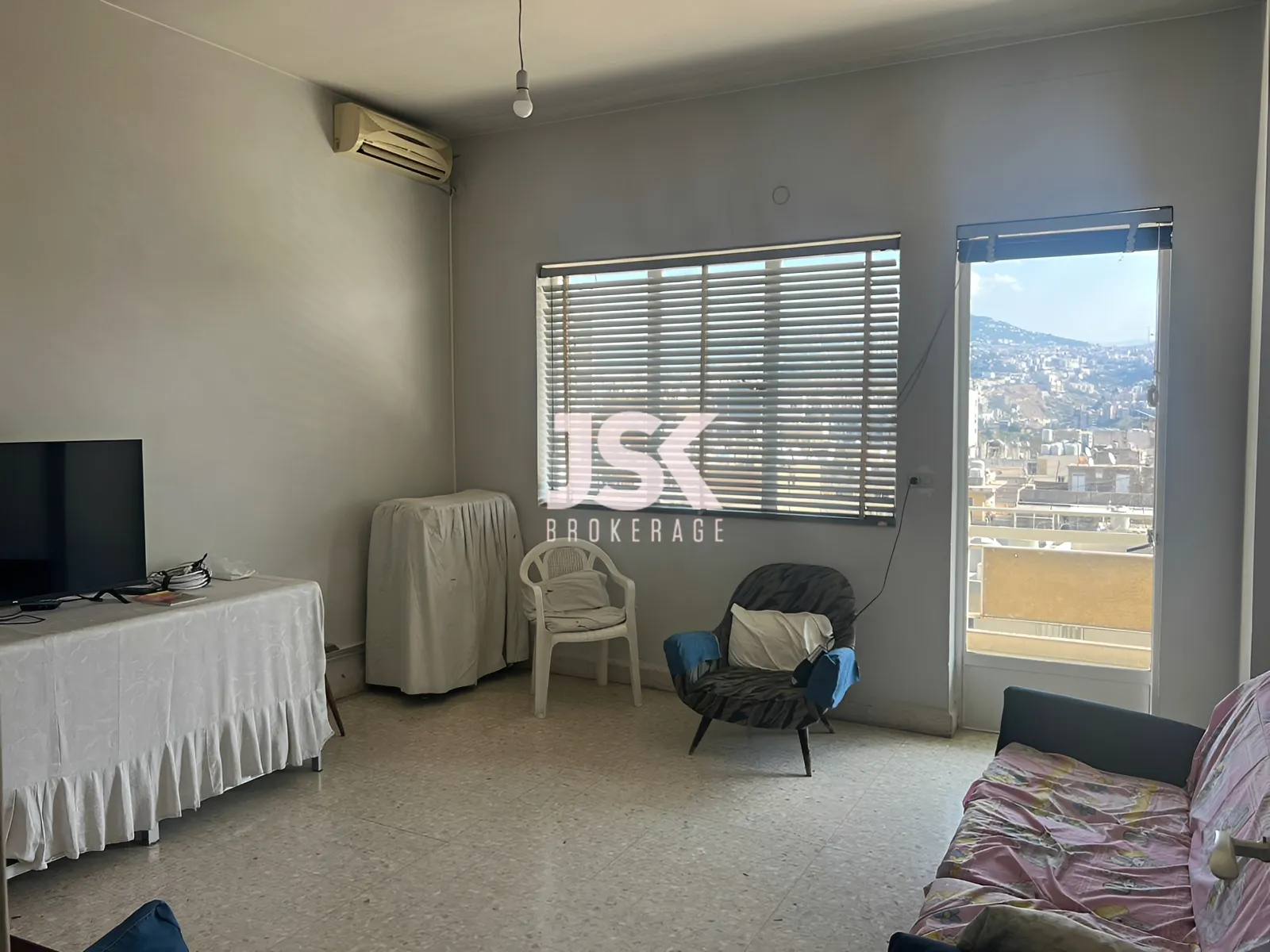 Apartment for Sale in Ain El Remmaneh - 3 bed, 2 bath