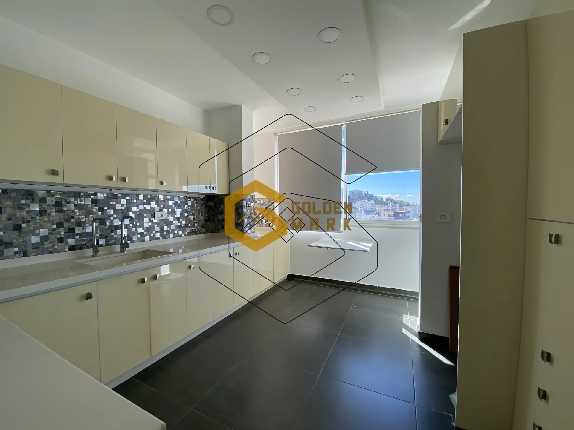 Duplex for Sale in Blat