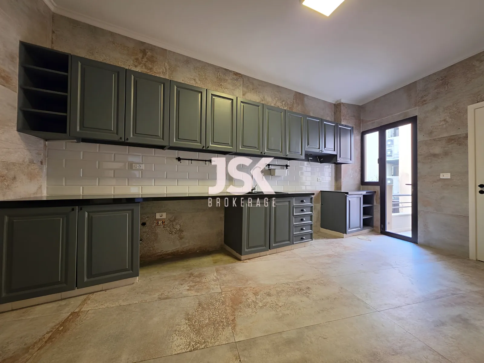 Apartment for Rent in Ras Beirut