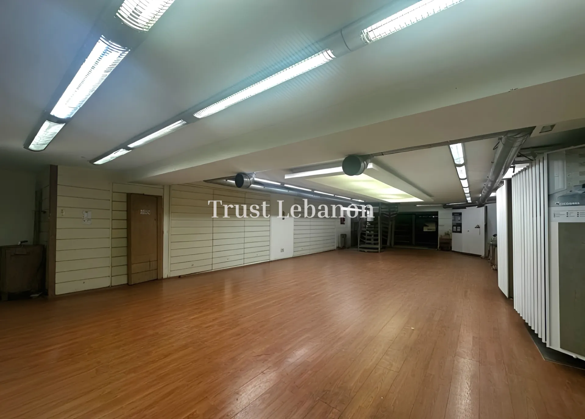 Showroom for rent in Horch Tabet, Lebanon
