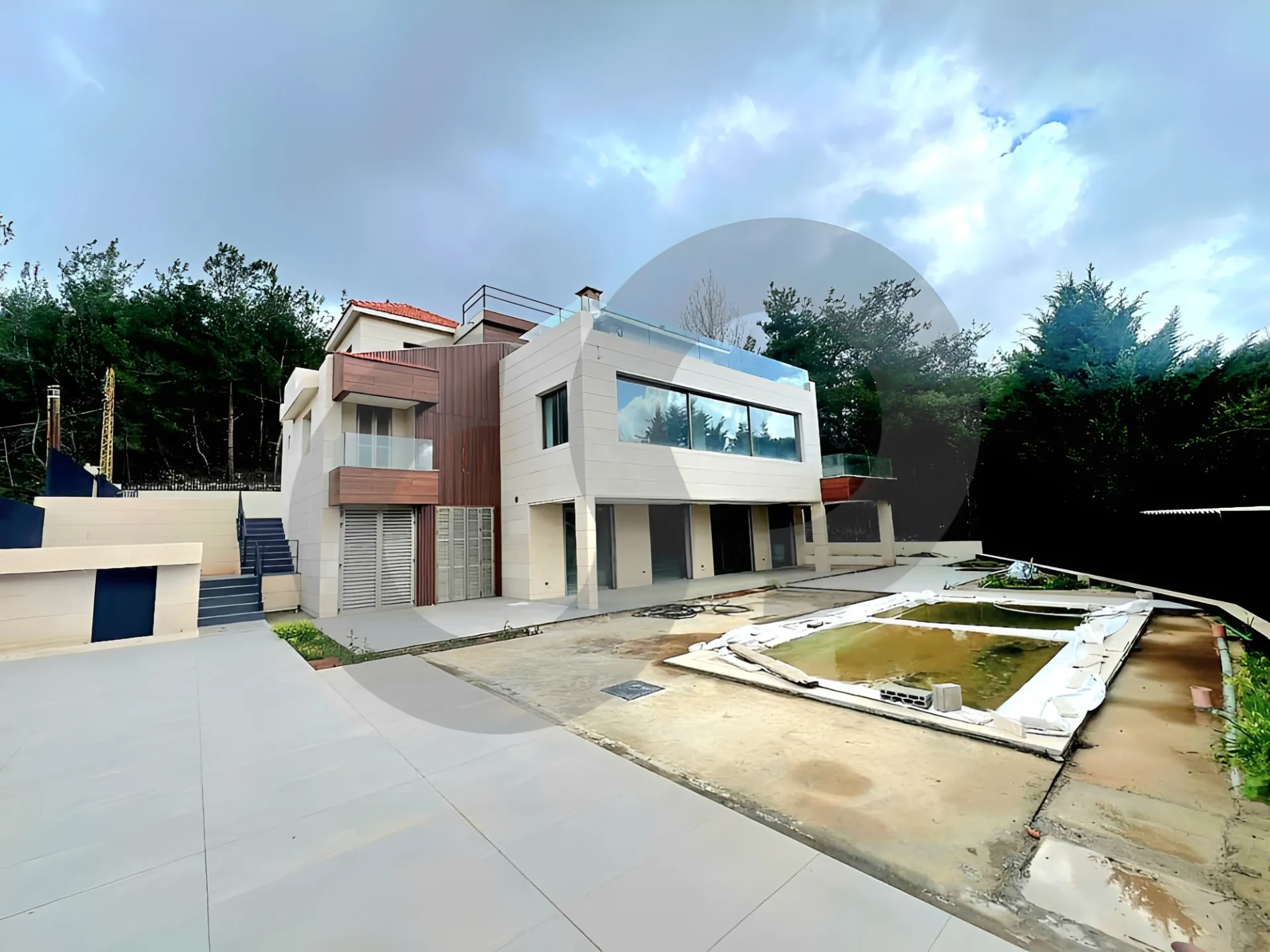Villa for Sale in Baabdat