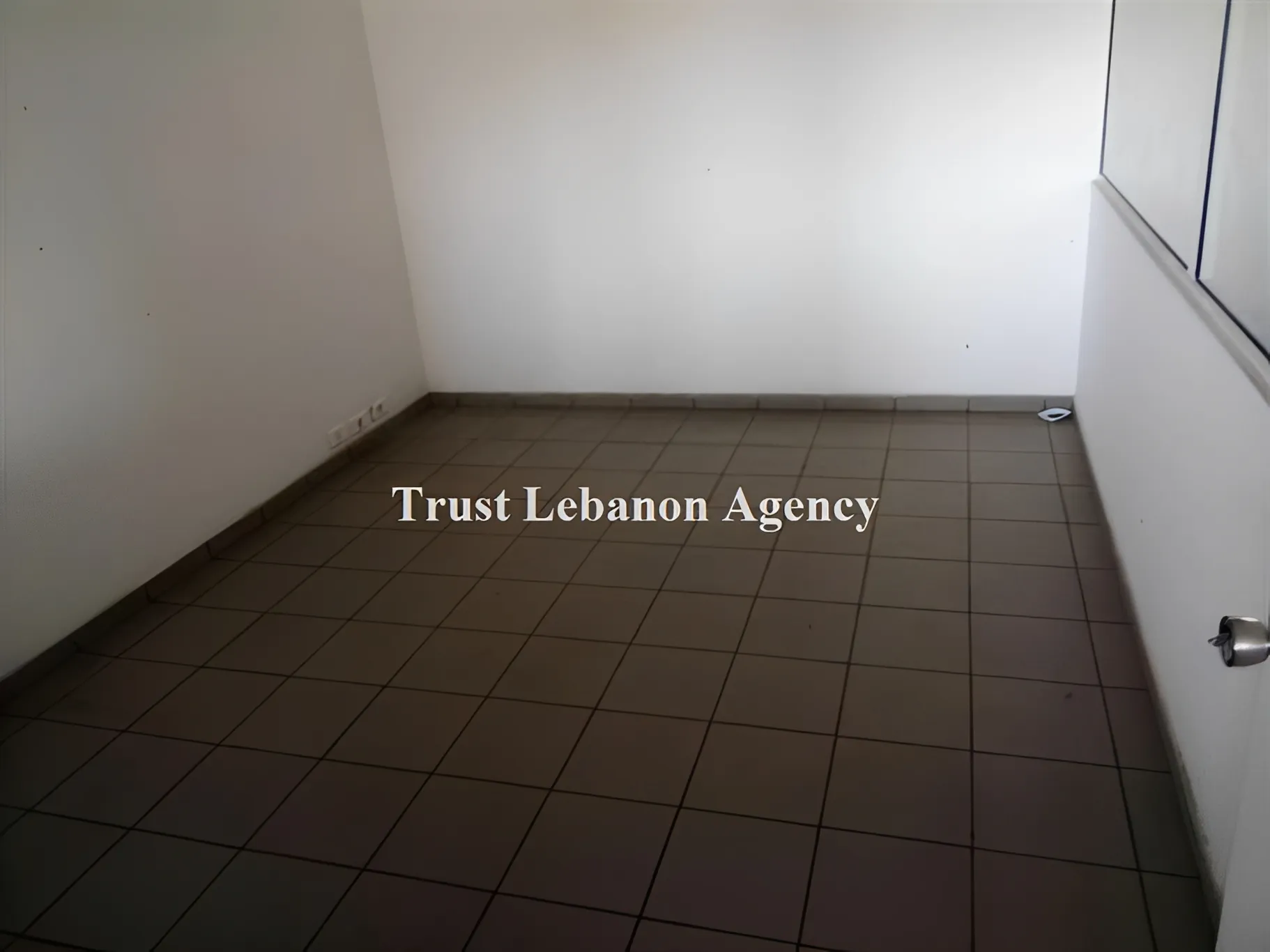 Commercial Property For Rent in Baabda, Hazmieh