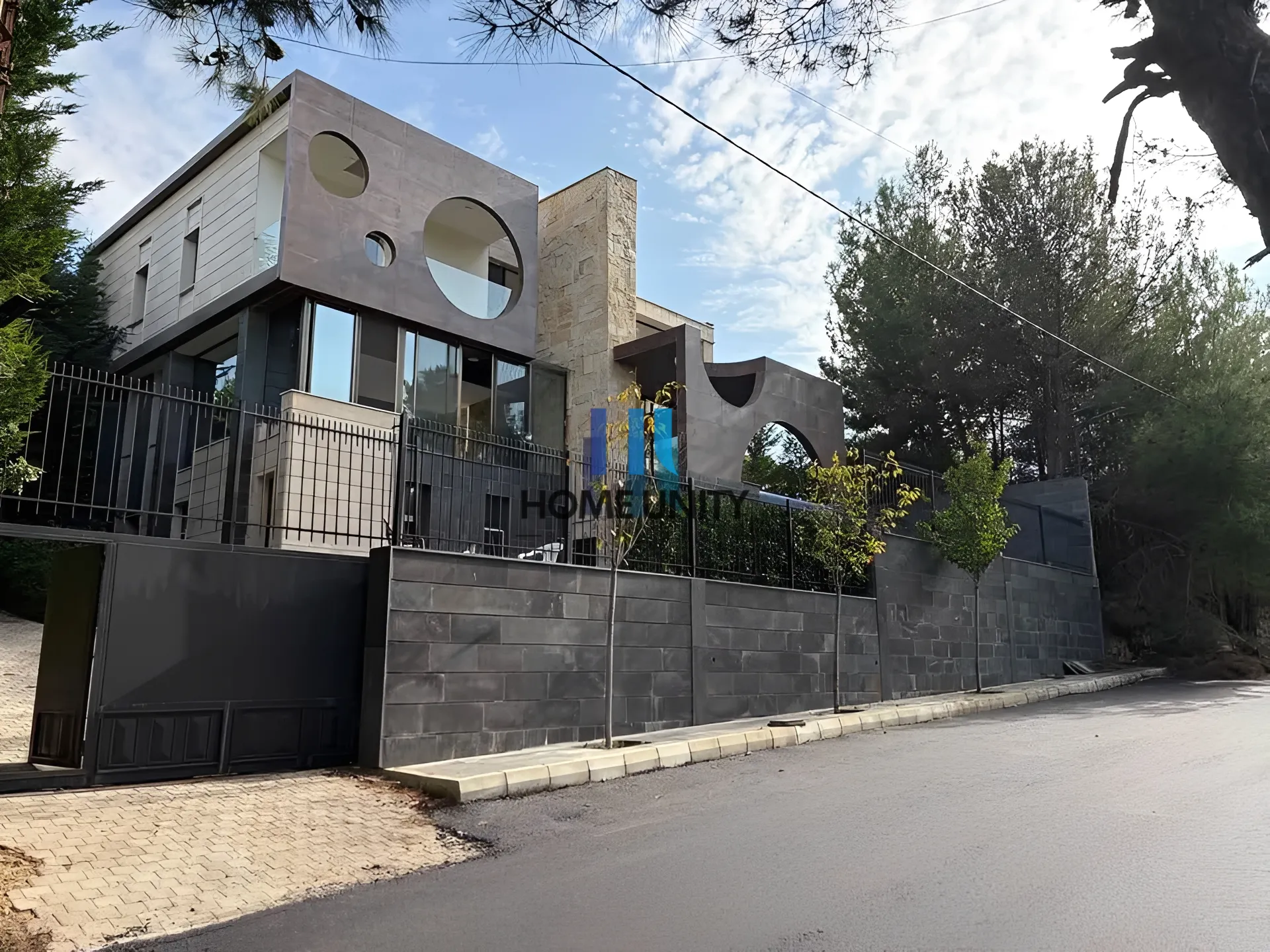 Villa for Sale in Shemlan