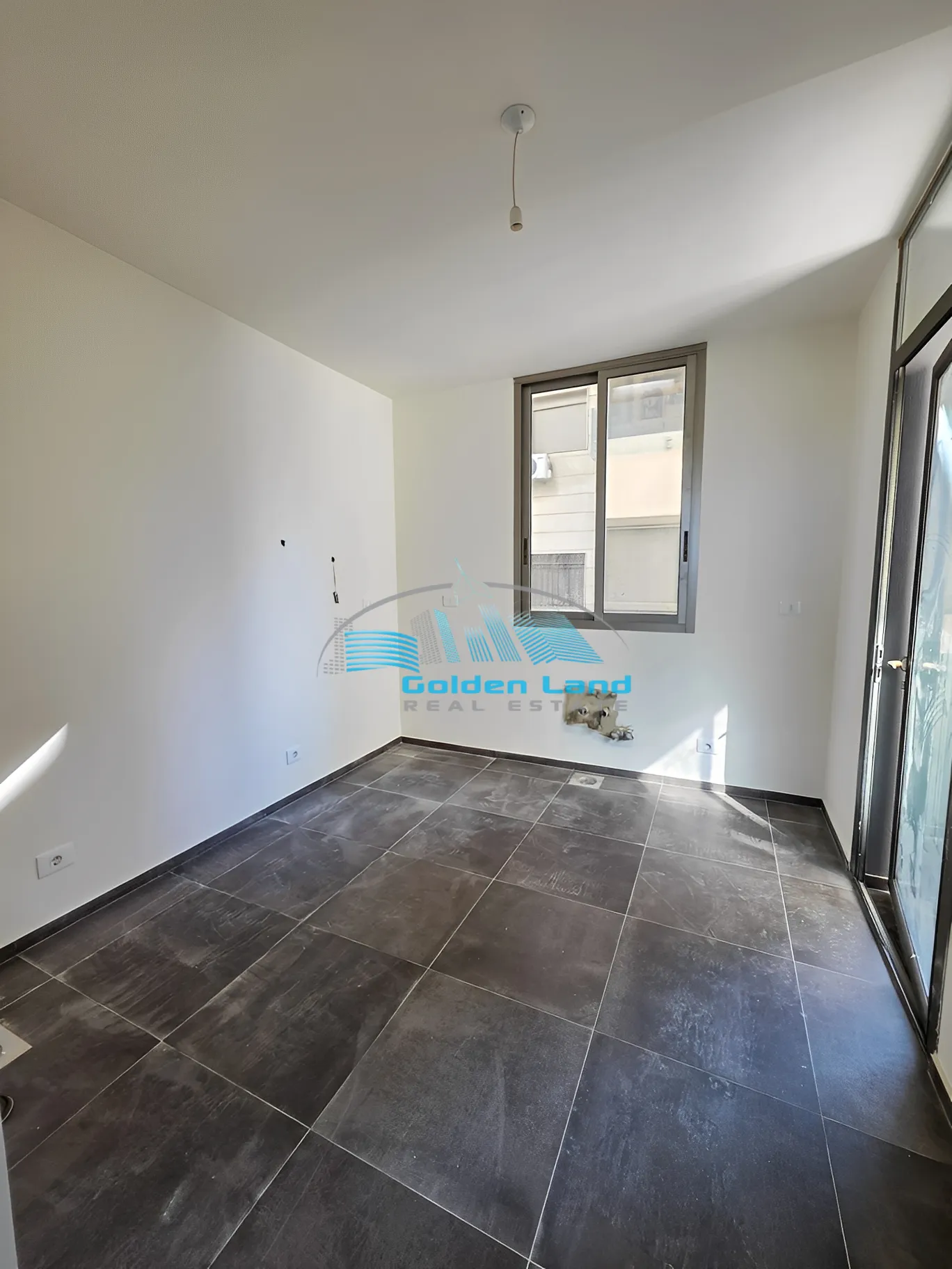 Apartment for Sale in Mazraat Yachoua, Lebanon - 3 bed, 2 bath