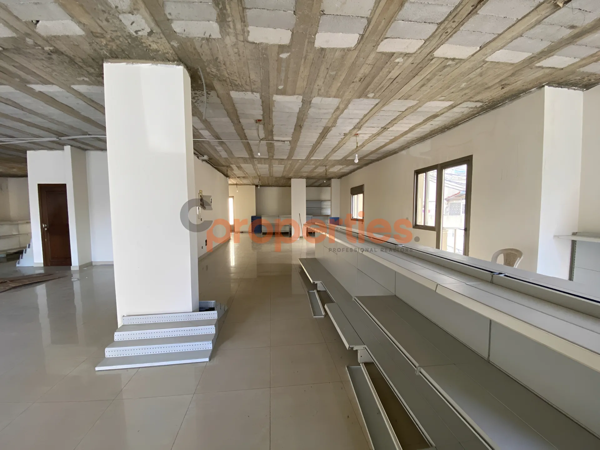 Showroom for Sale in Hazmieh