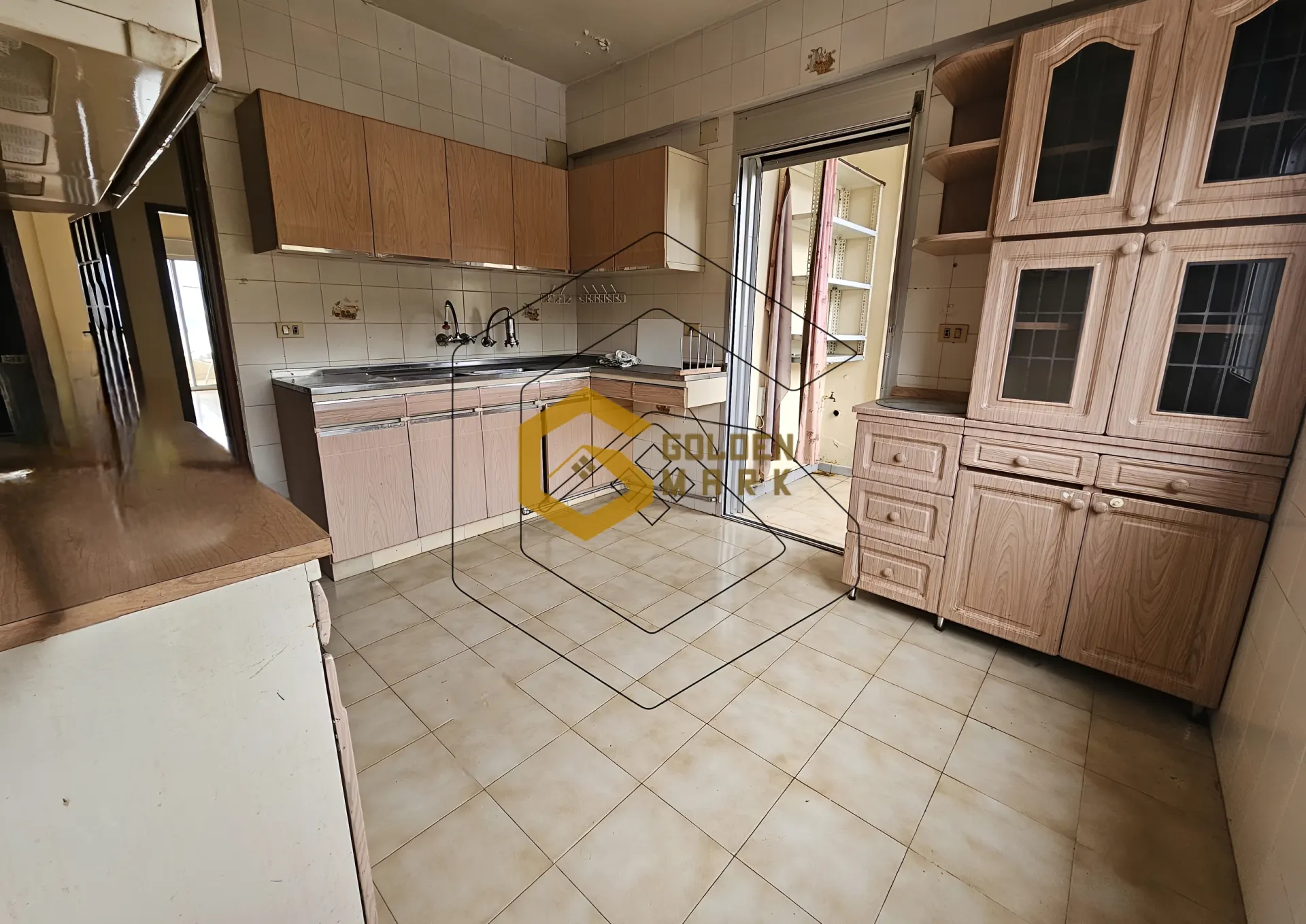 Apartment for Sale in Ballouneh