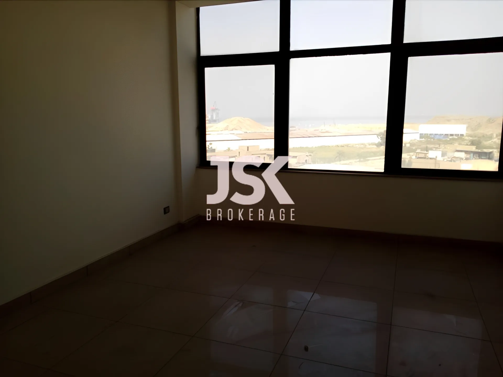 Office for Sale in Daoura
