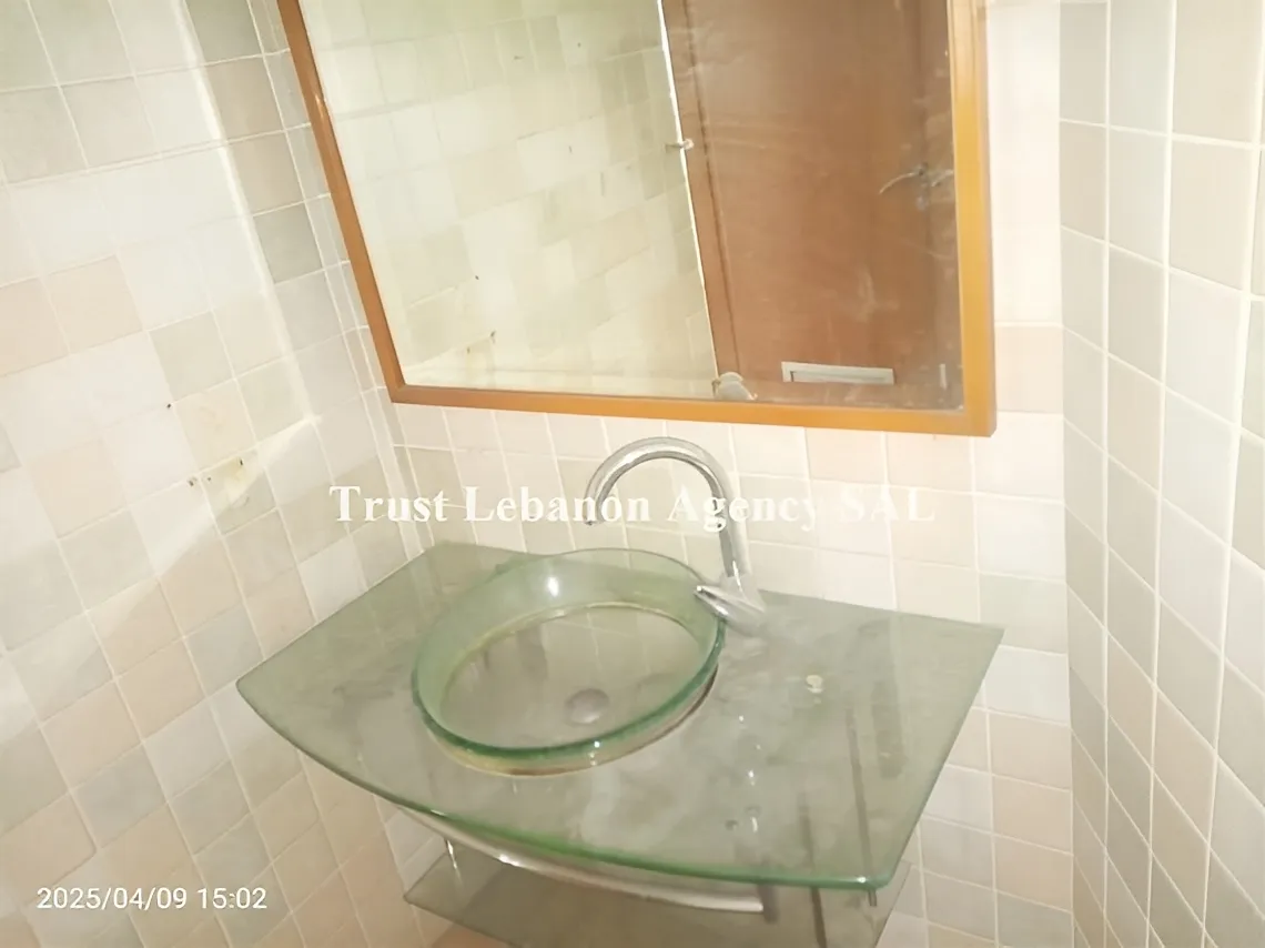 Office for rent in Beirut, Mina El Hosn