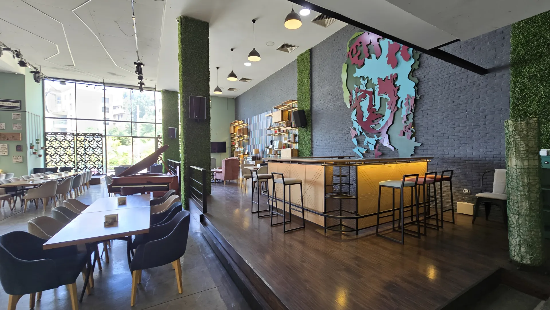 Restaurant for rent in Kfar Hbab