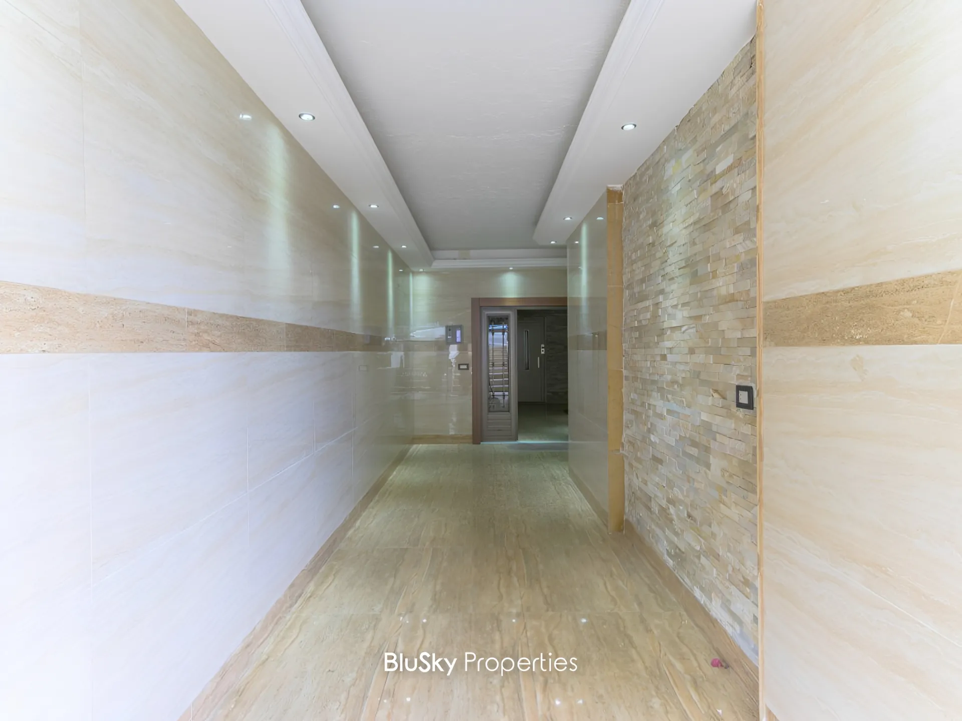 Apartment for rent in Ballouneh, lebanon - 3 bed, 3.0 bath