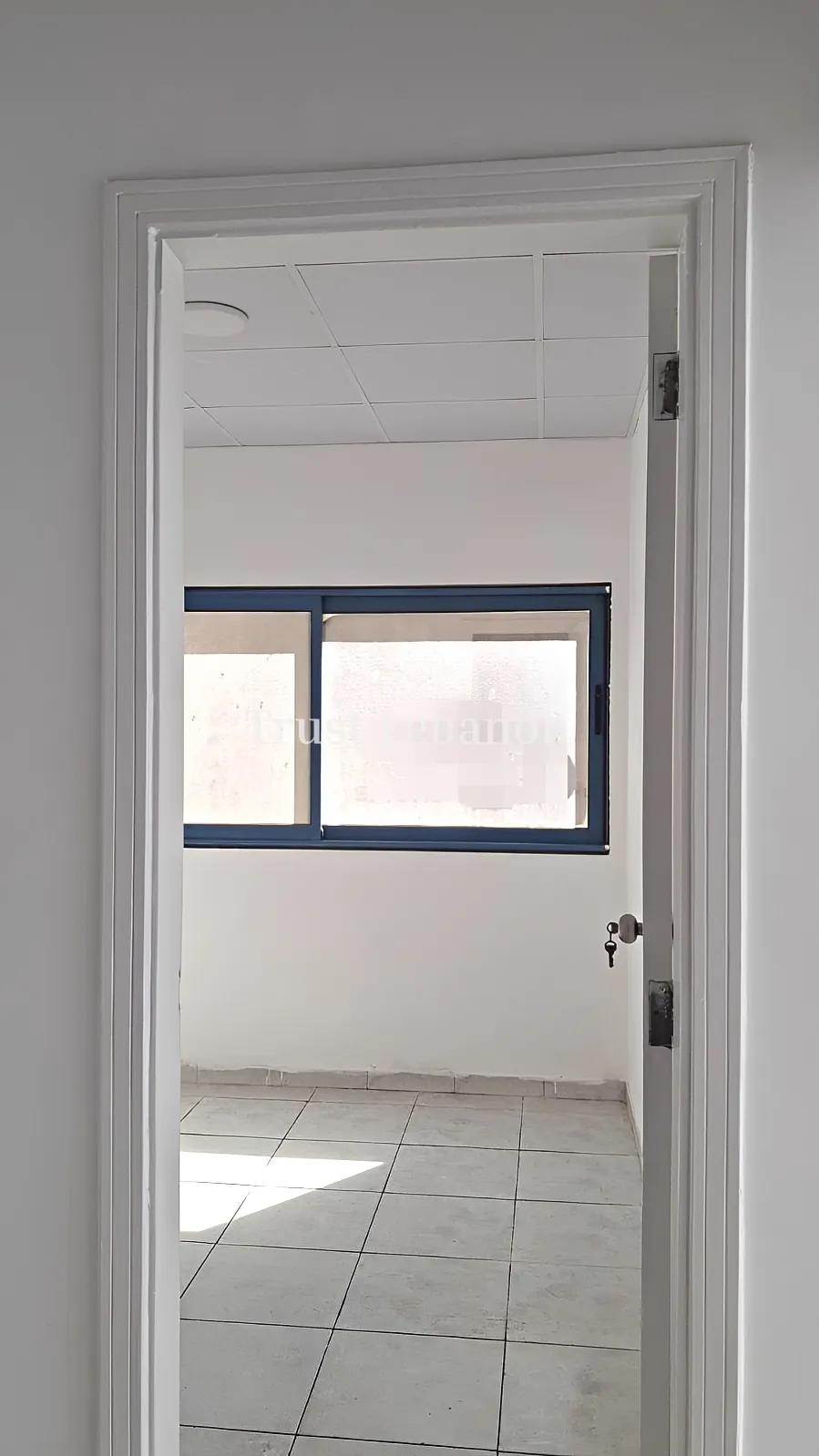 Warehouse for rent in Jisr El Bacha
