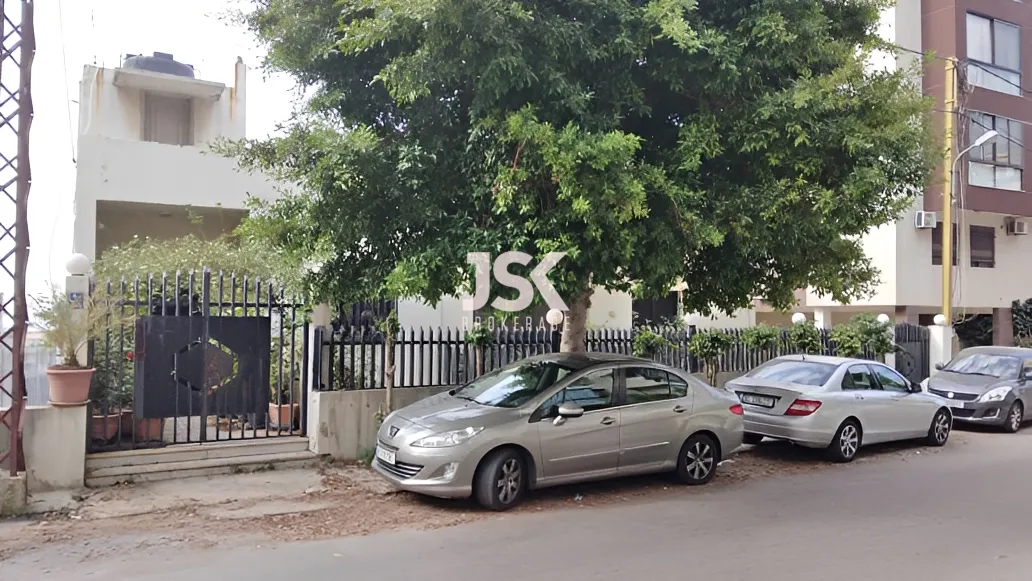 Building for Sale in Naqqache