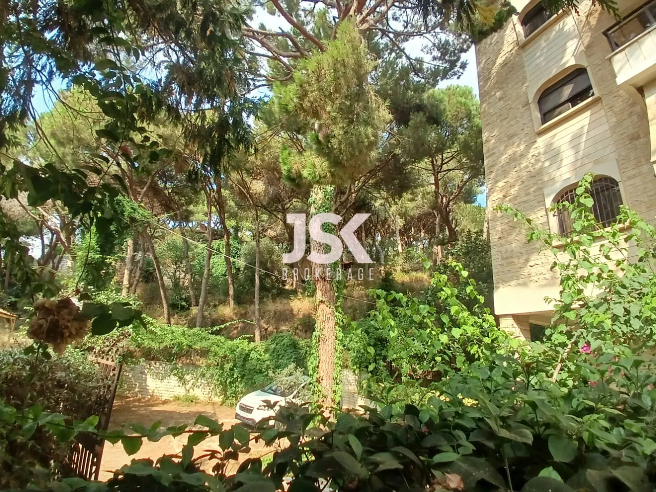 Building for Sale in Ain Saadeh