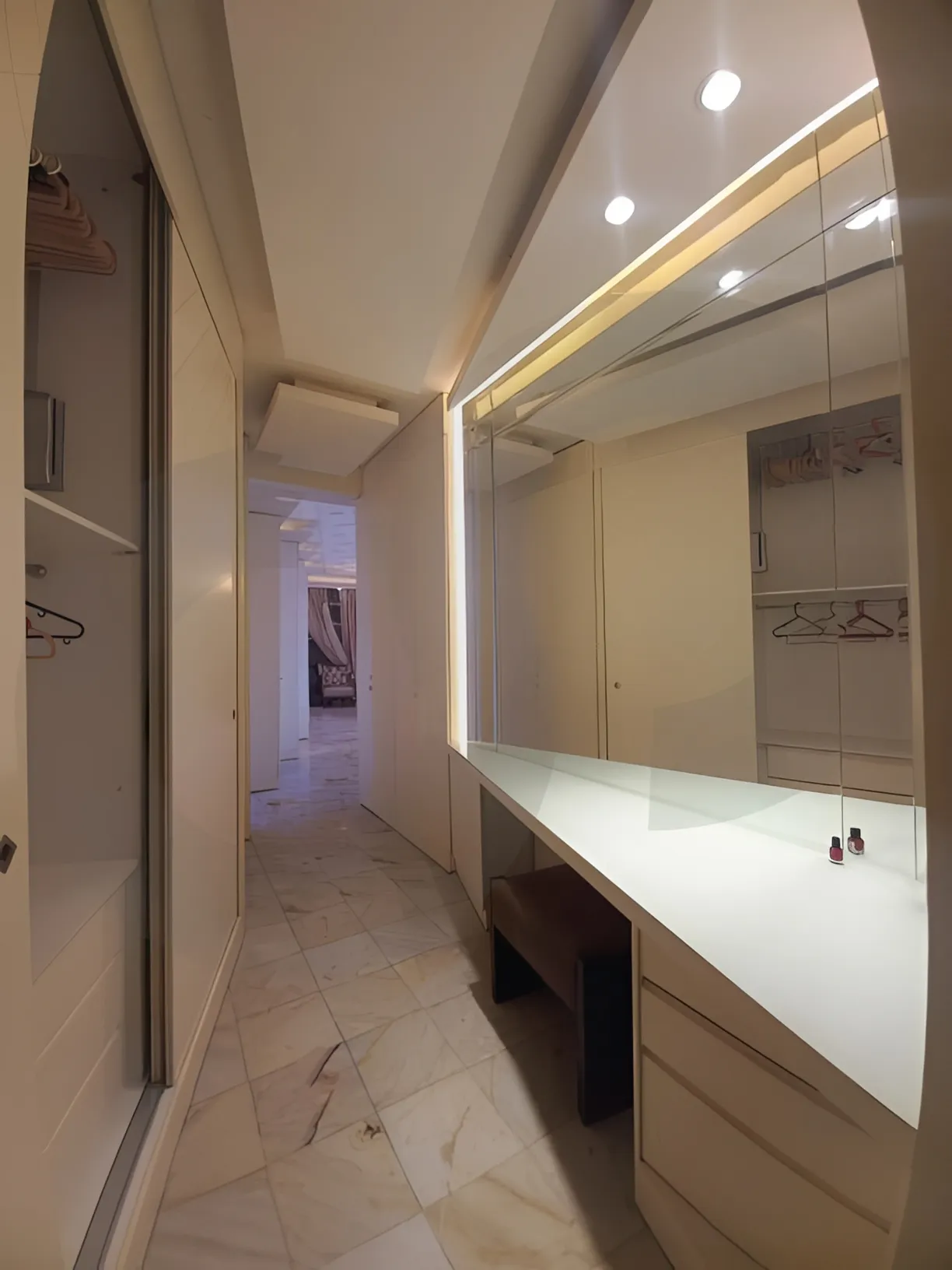 Apartment for Sale in Ain Al Mraiseh