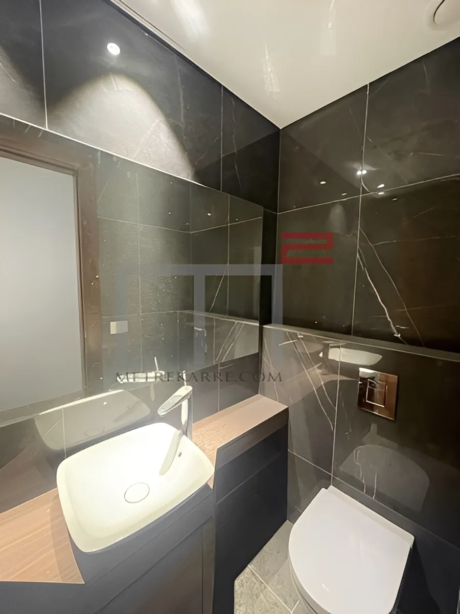 Apartment for Sale in Ashrafieh Beirut Lebanon - 3 bed, 5 bath