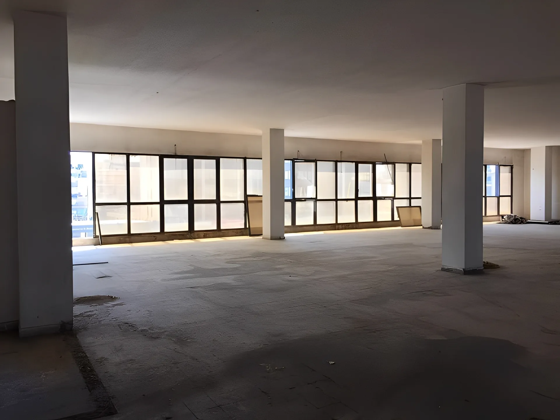 Showroom Property For Sale in Metn, Dawra