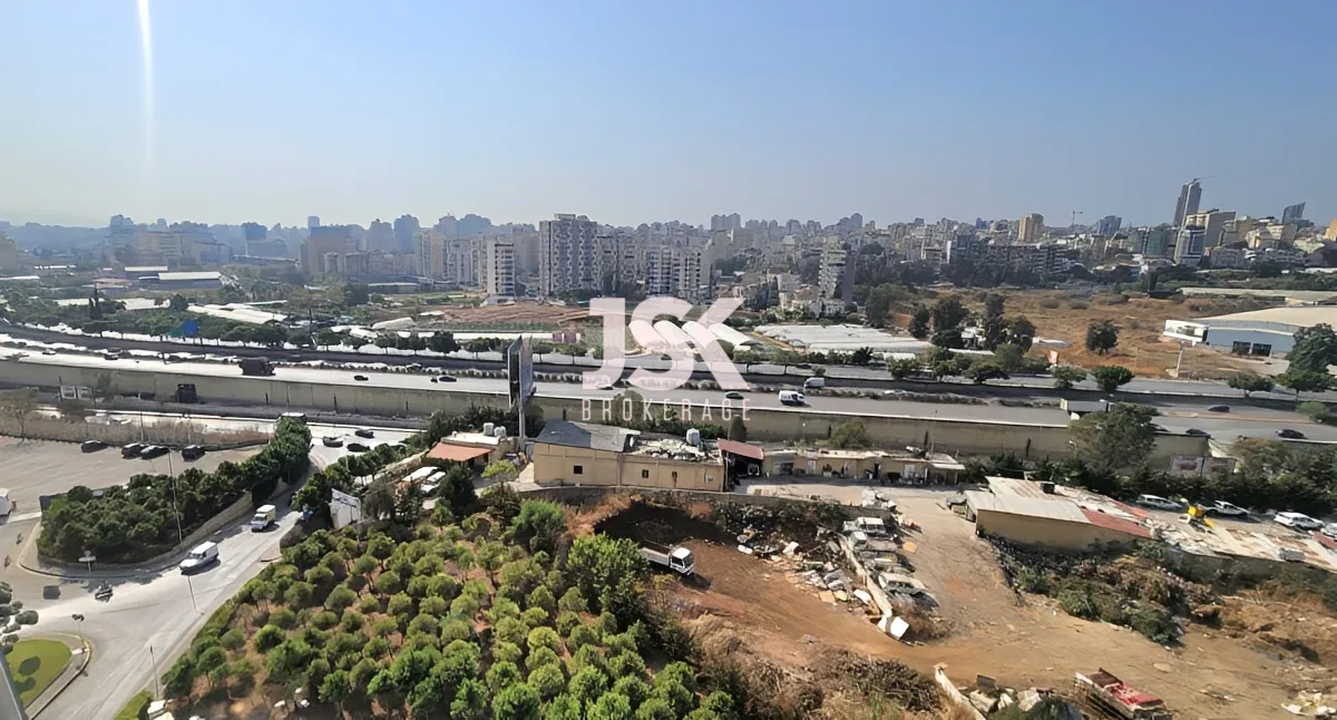 Office for rent in Horch Tabet