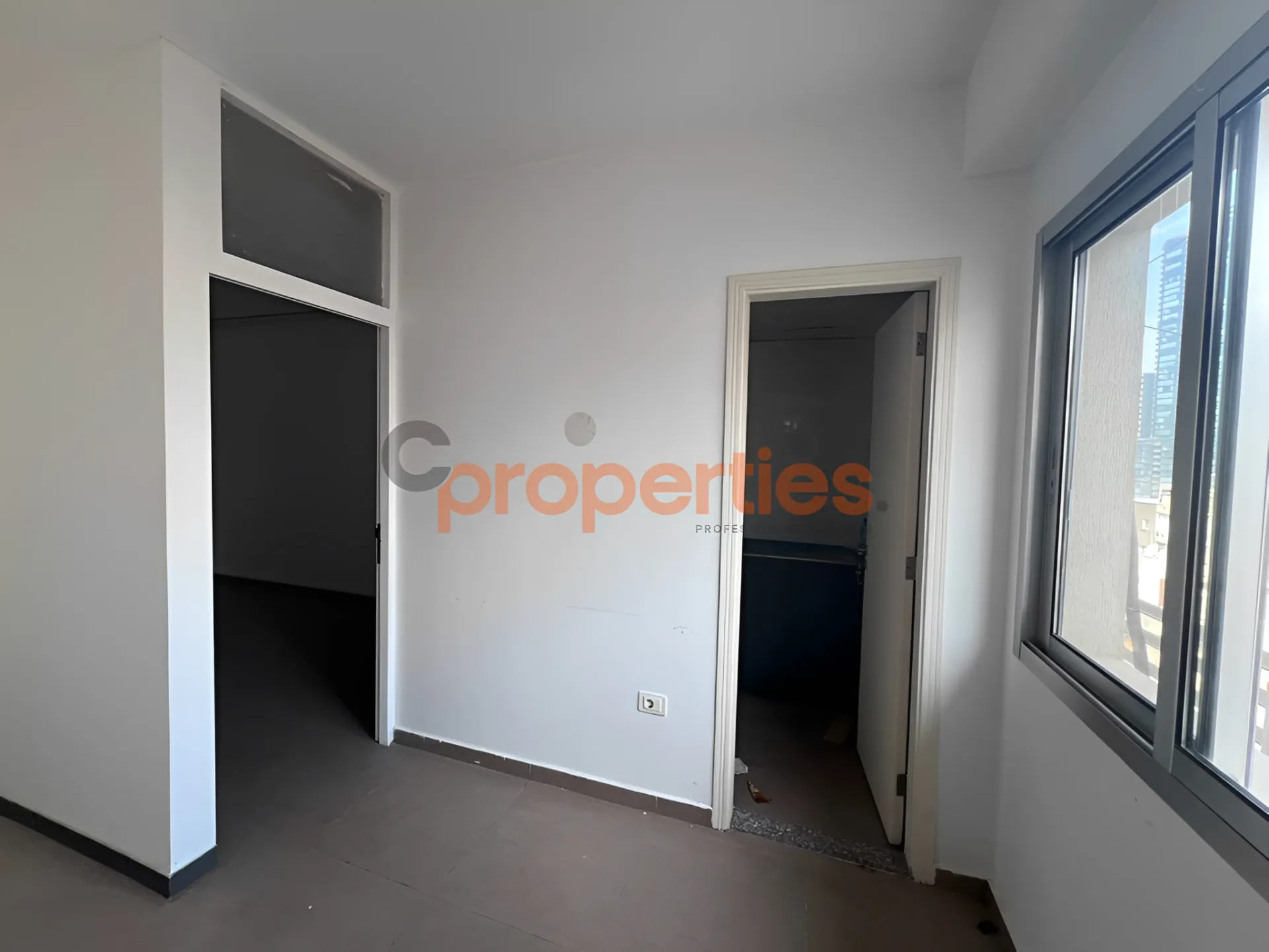 Office for Sale in Mar Roukoz