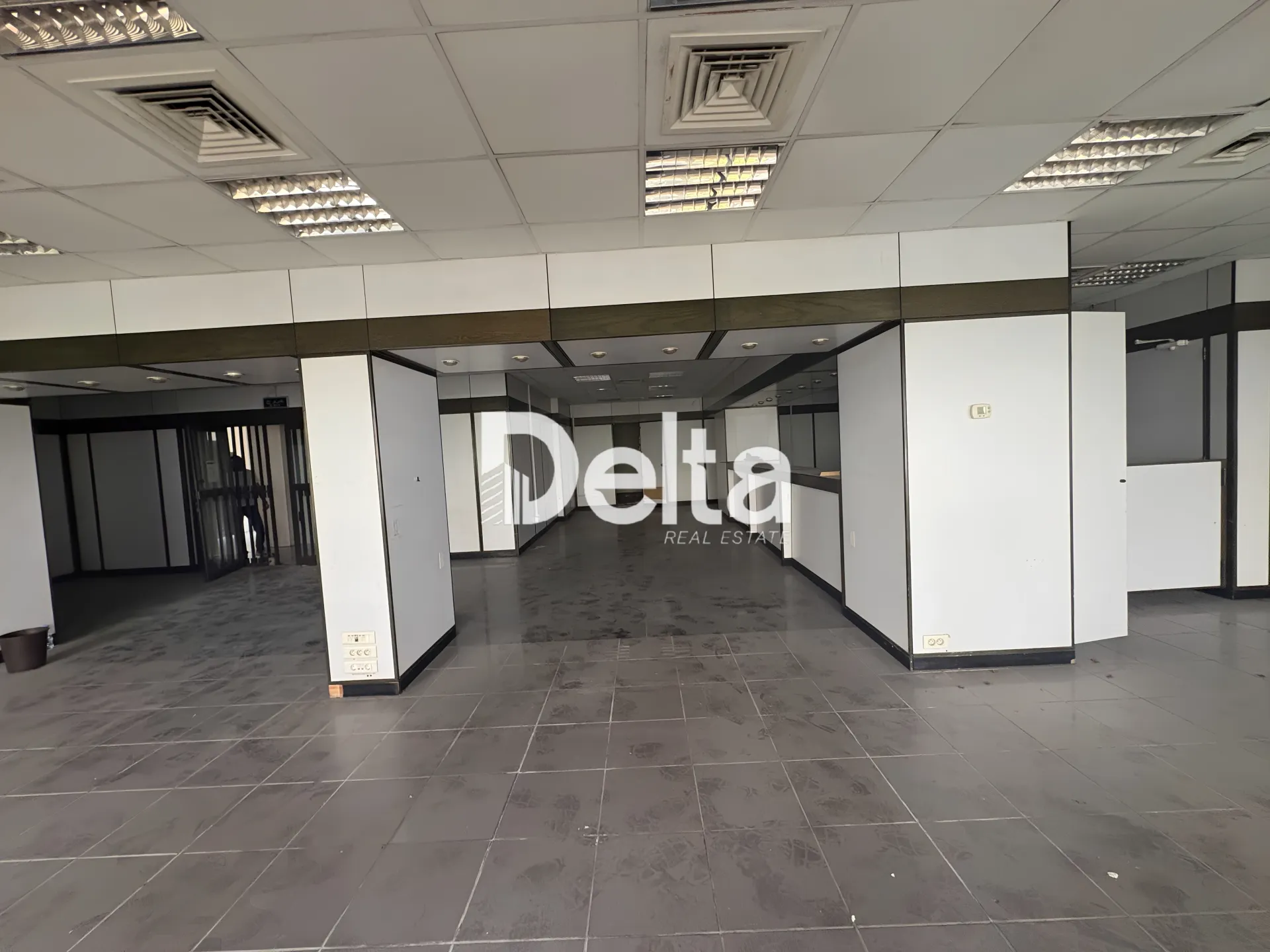 Office for rent in Mar Elias