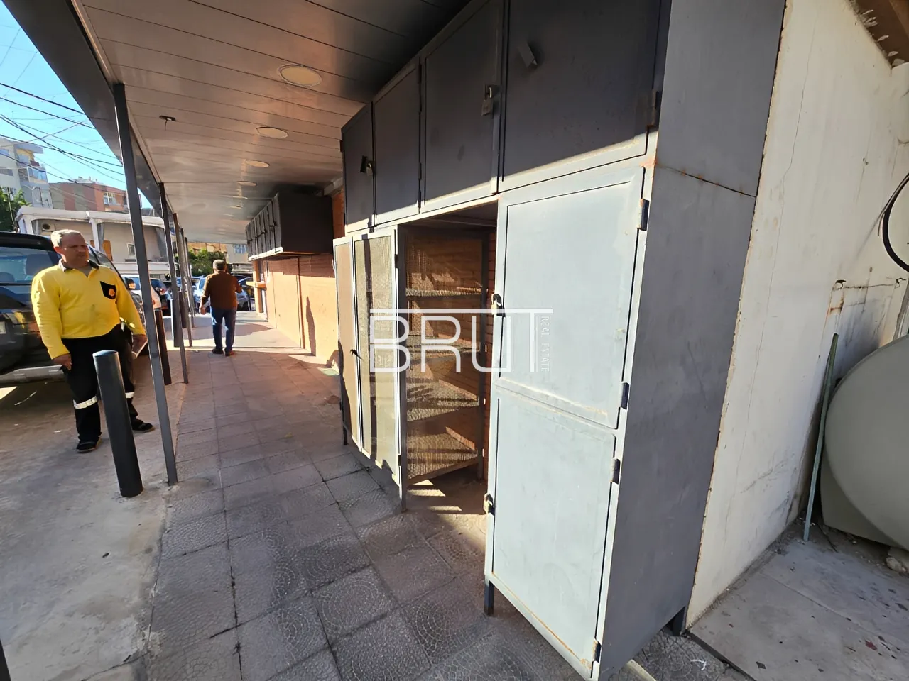 Shop For Sale in Ballouneh