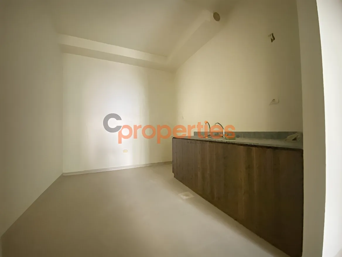 Office for Sale in Zalqa