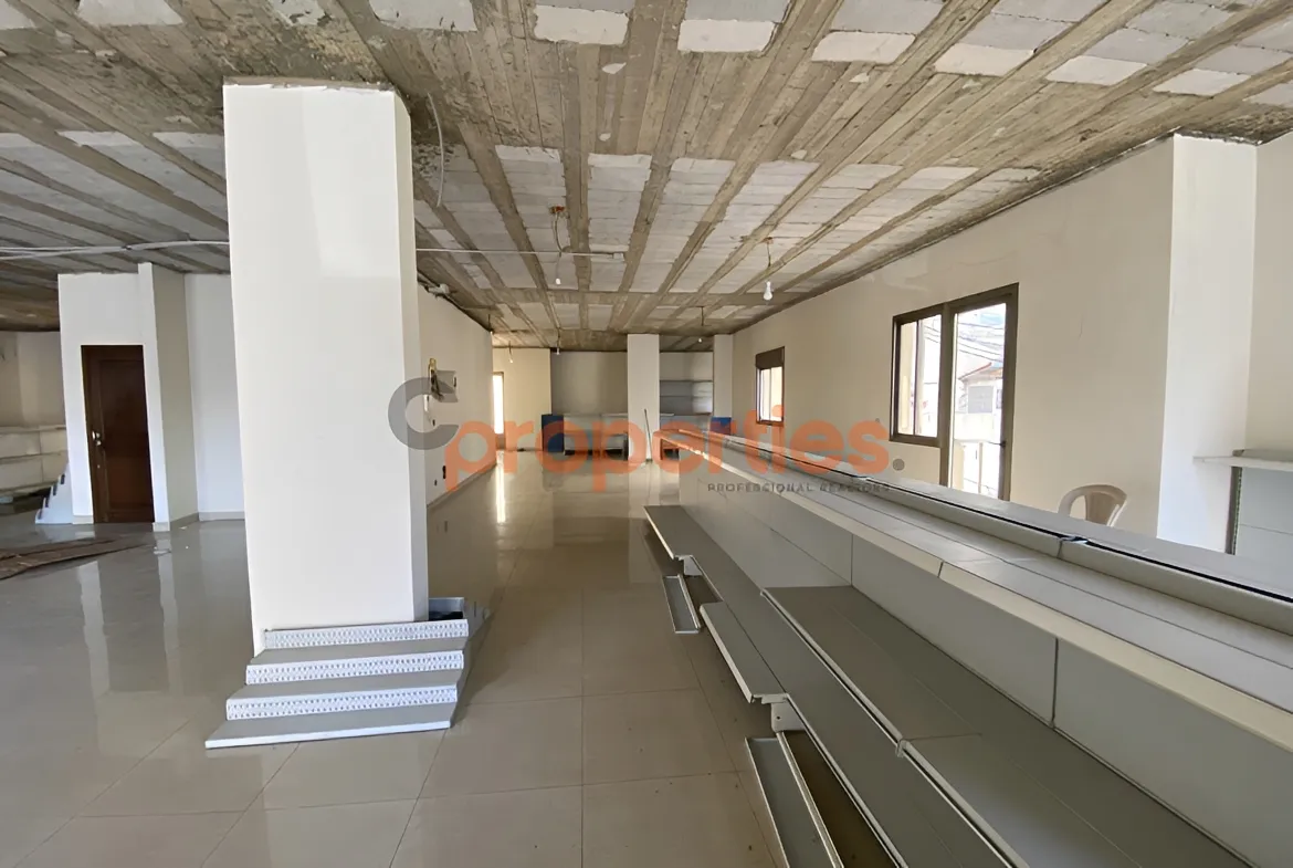 Showroom for Rent in Hazmieh