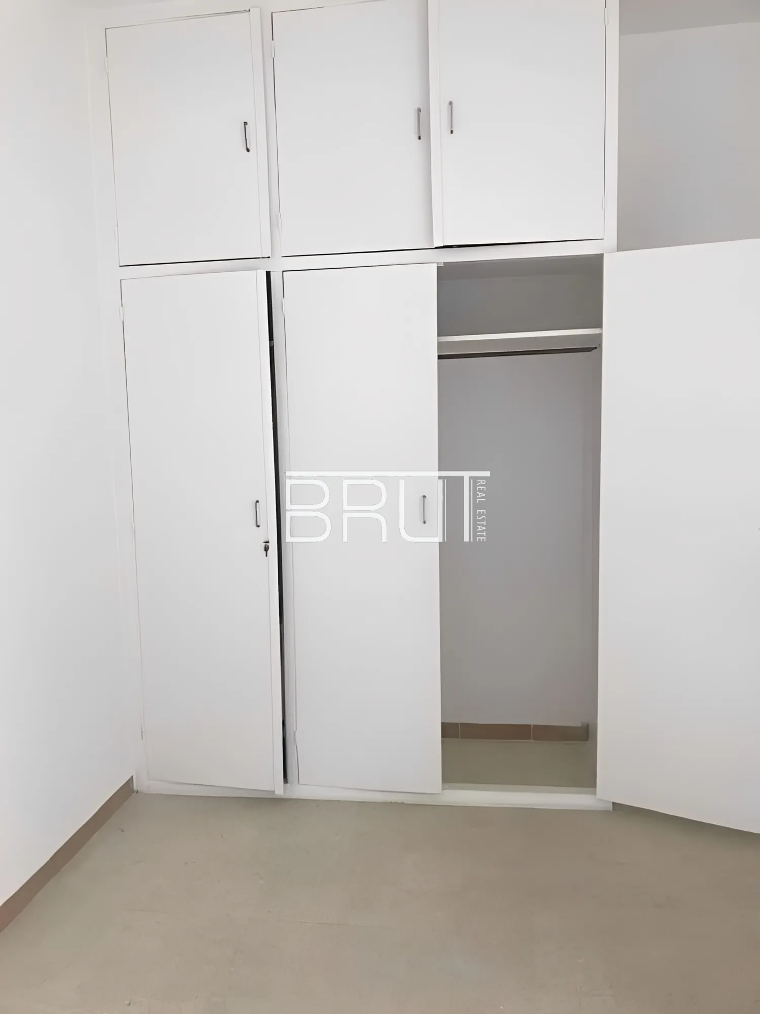 Apartment for Sale in Ballouneh