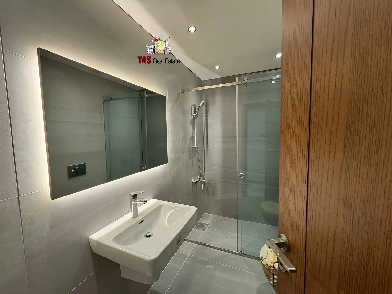 Apartment for Sale in Ballouneh