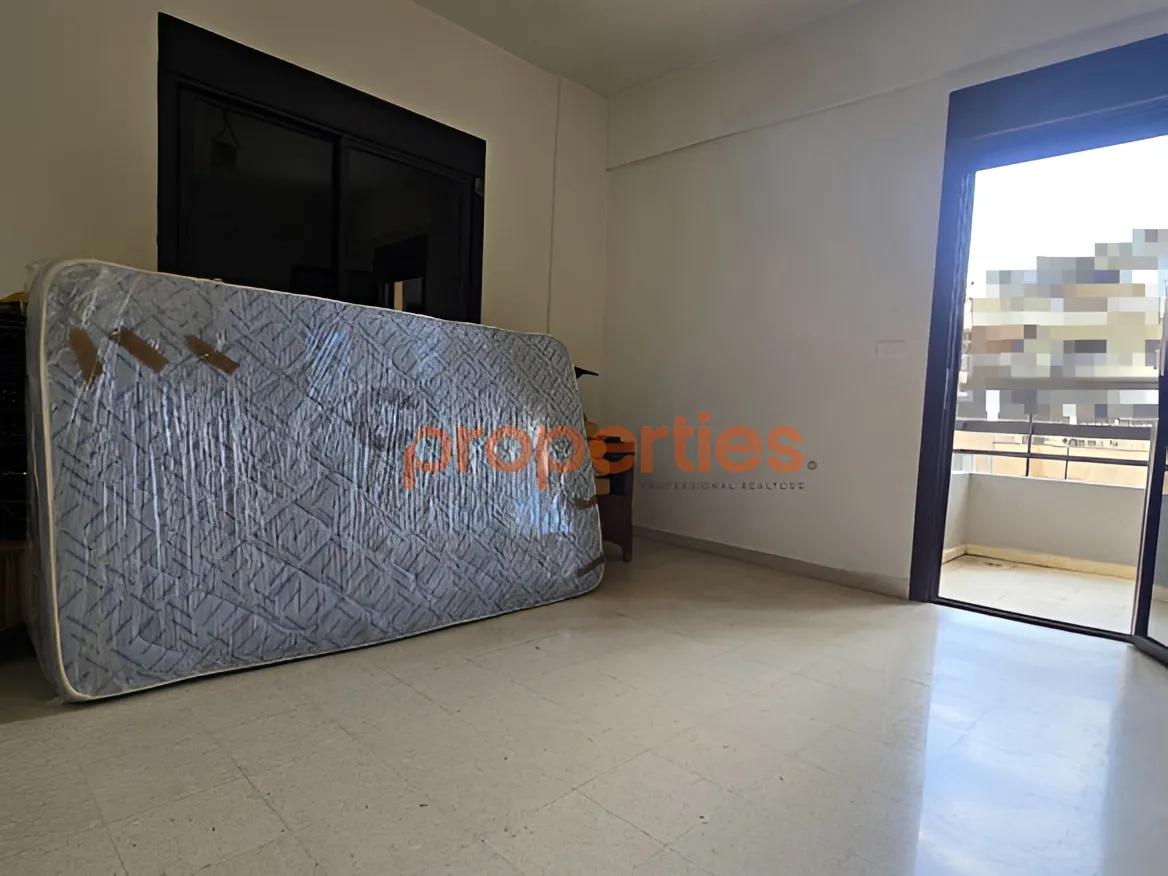 Apartment for Sale in Forn El Chebbak