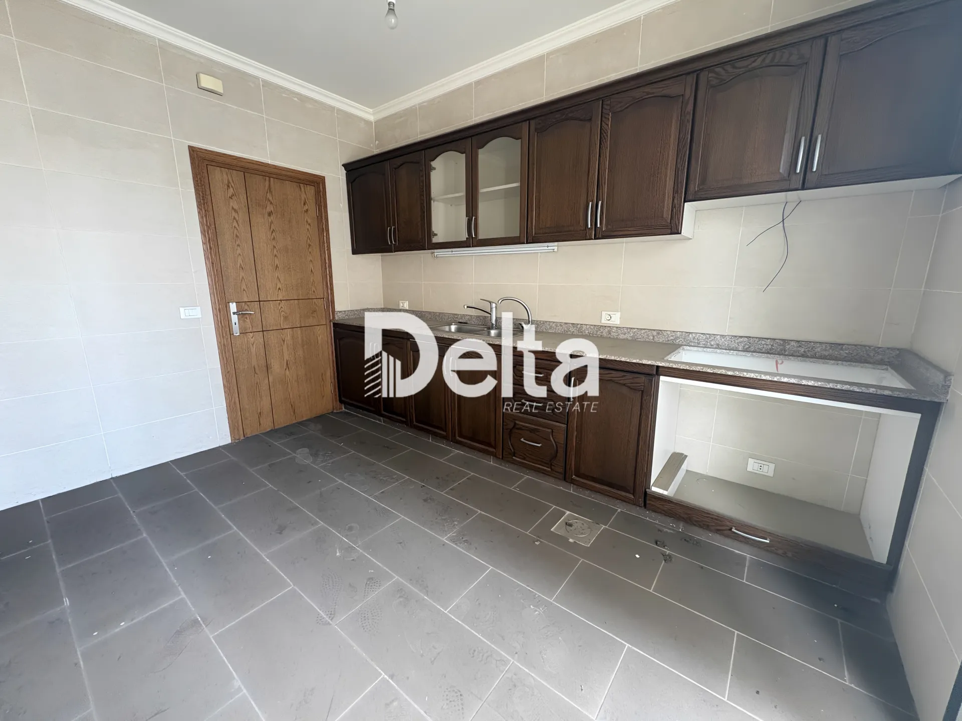 Apartment for rent in Ras al naba'a, beirut, lebanon
