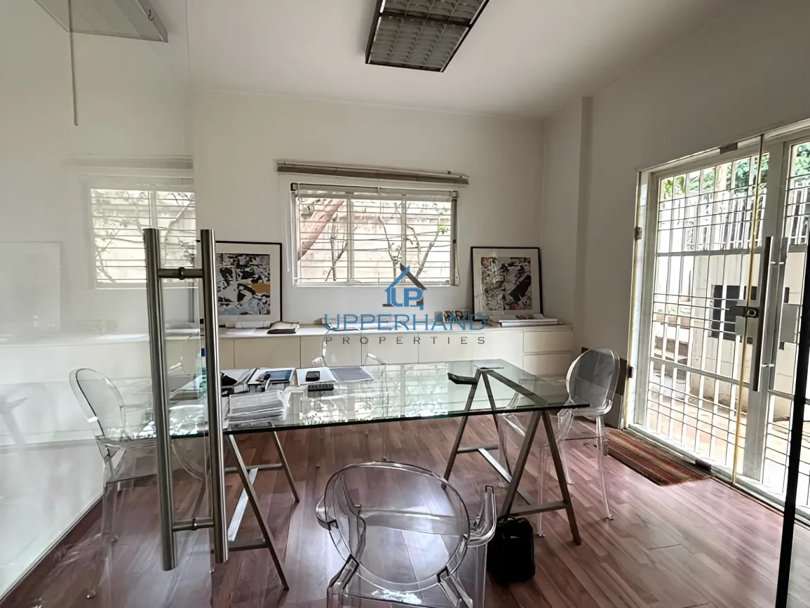 Office for rent in Horch Tabet