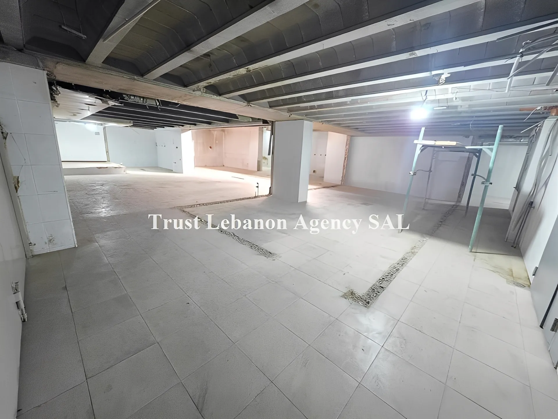 Commercial Property For Rent in Metn, Mkalles