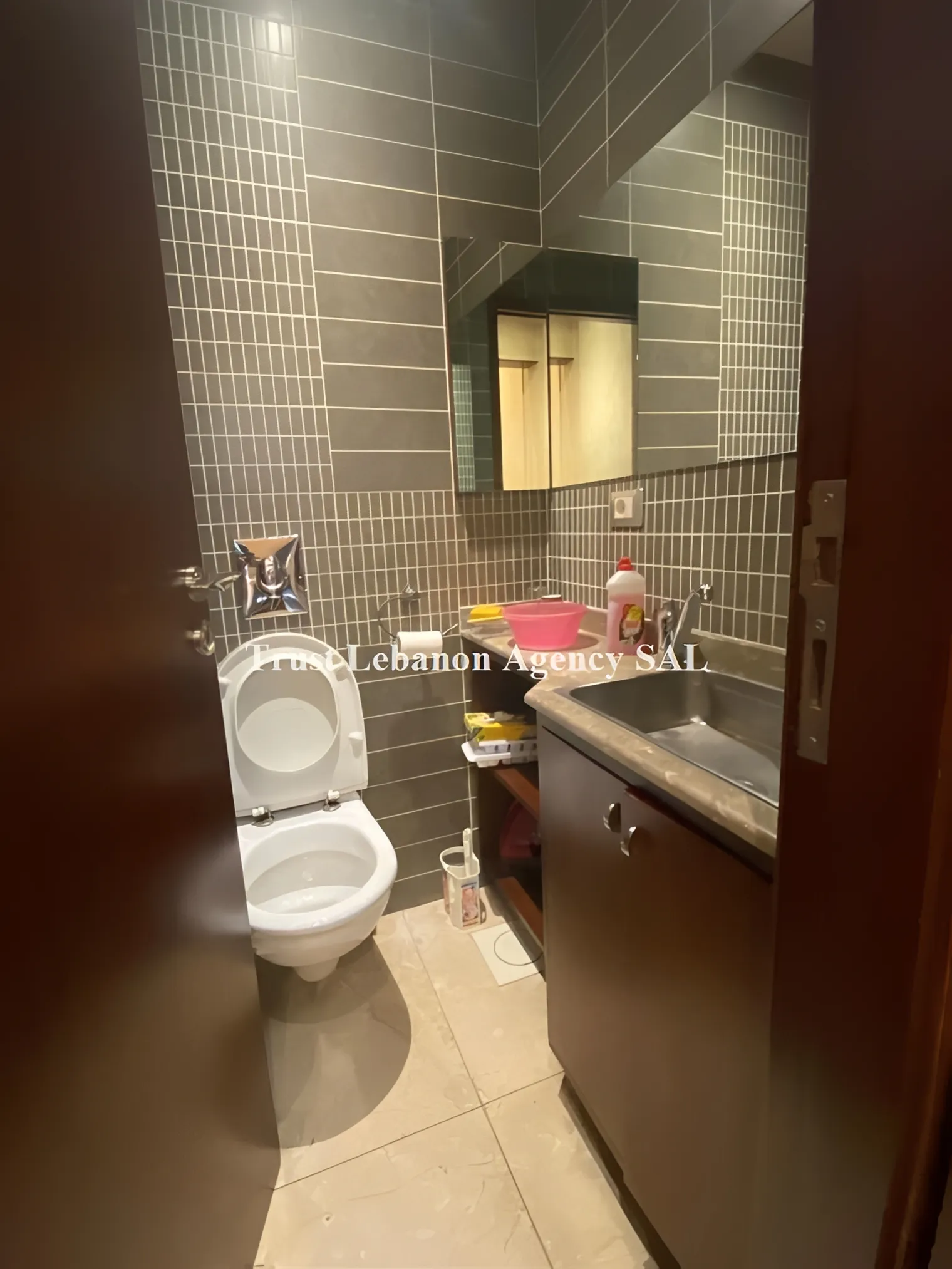 Office for sale in Metn, Zalka