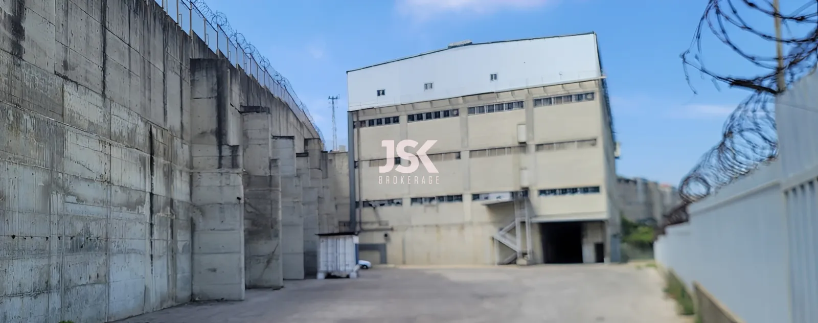 Building for Rent in Fidar