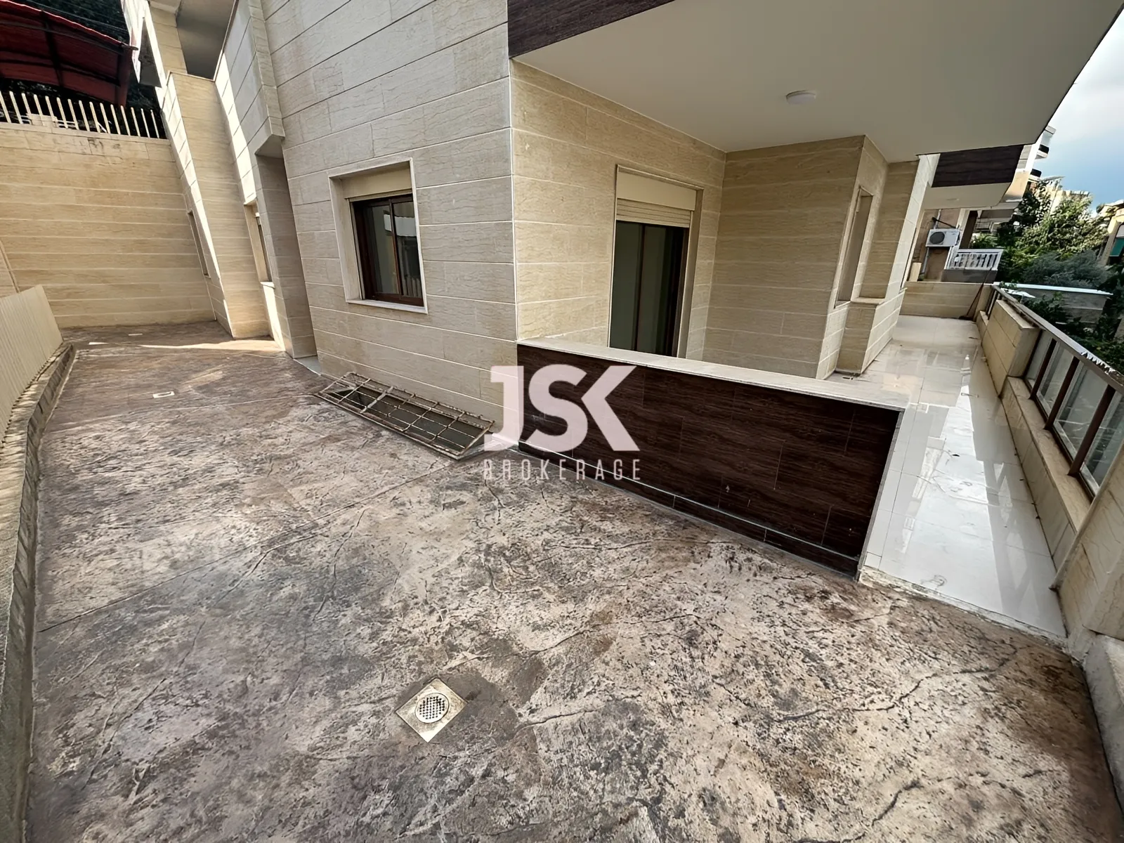 Apartment for Rent in Mazraat Yachoua