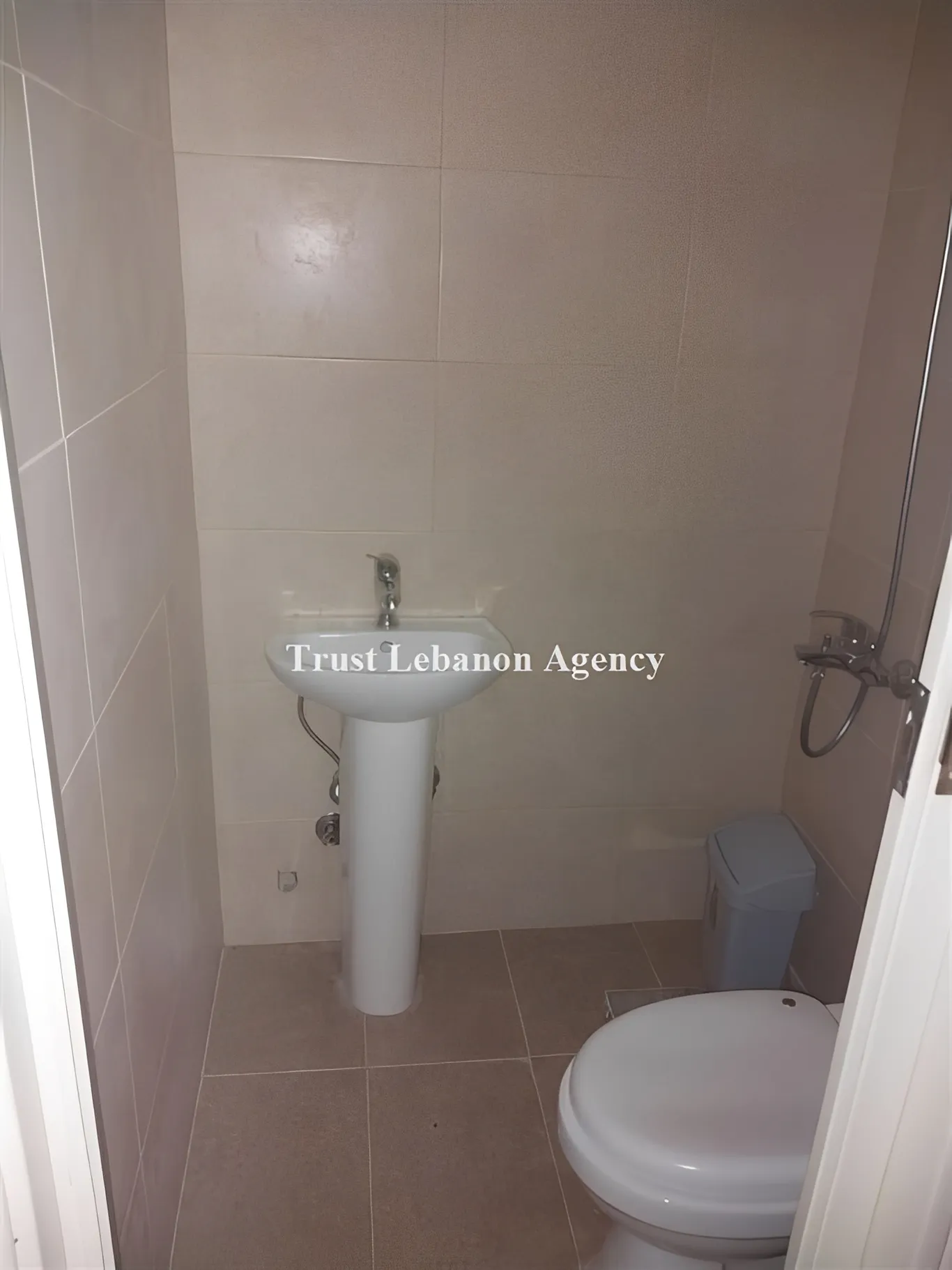 Office for rent in Metn, Horsh Tabet