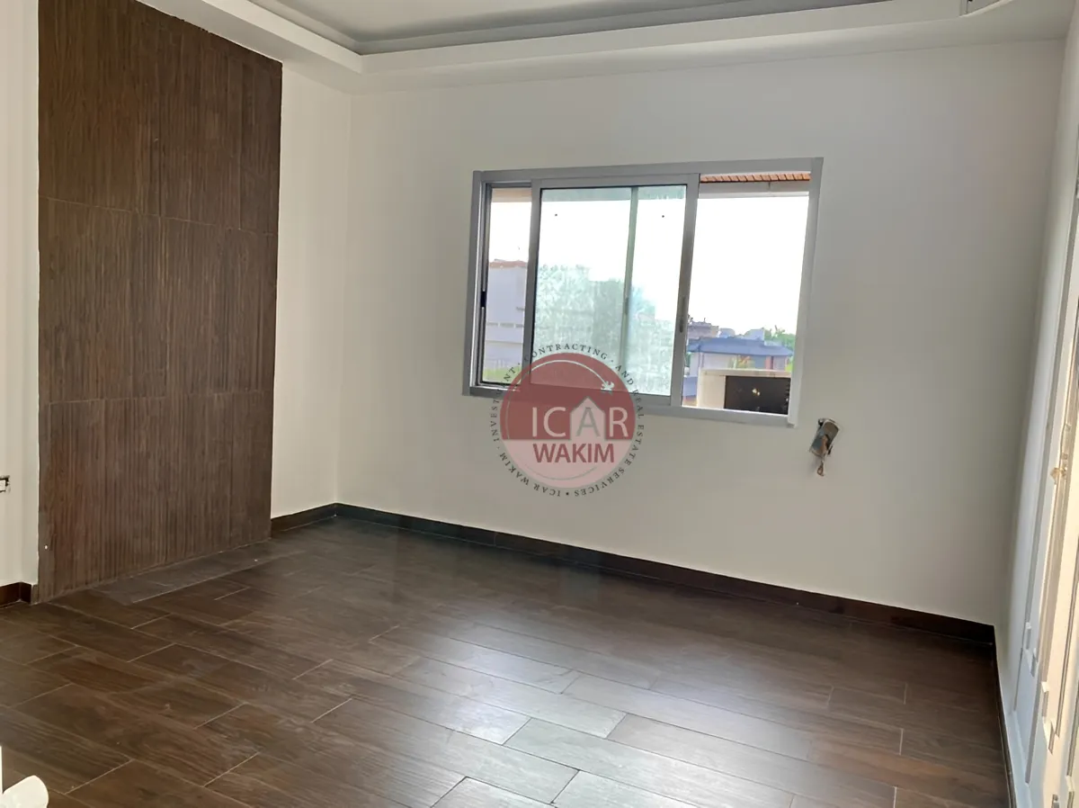 Office for rent in Jdeideh