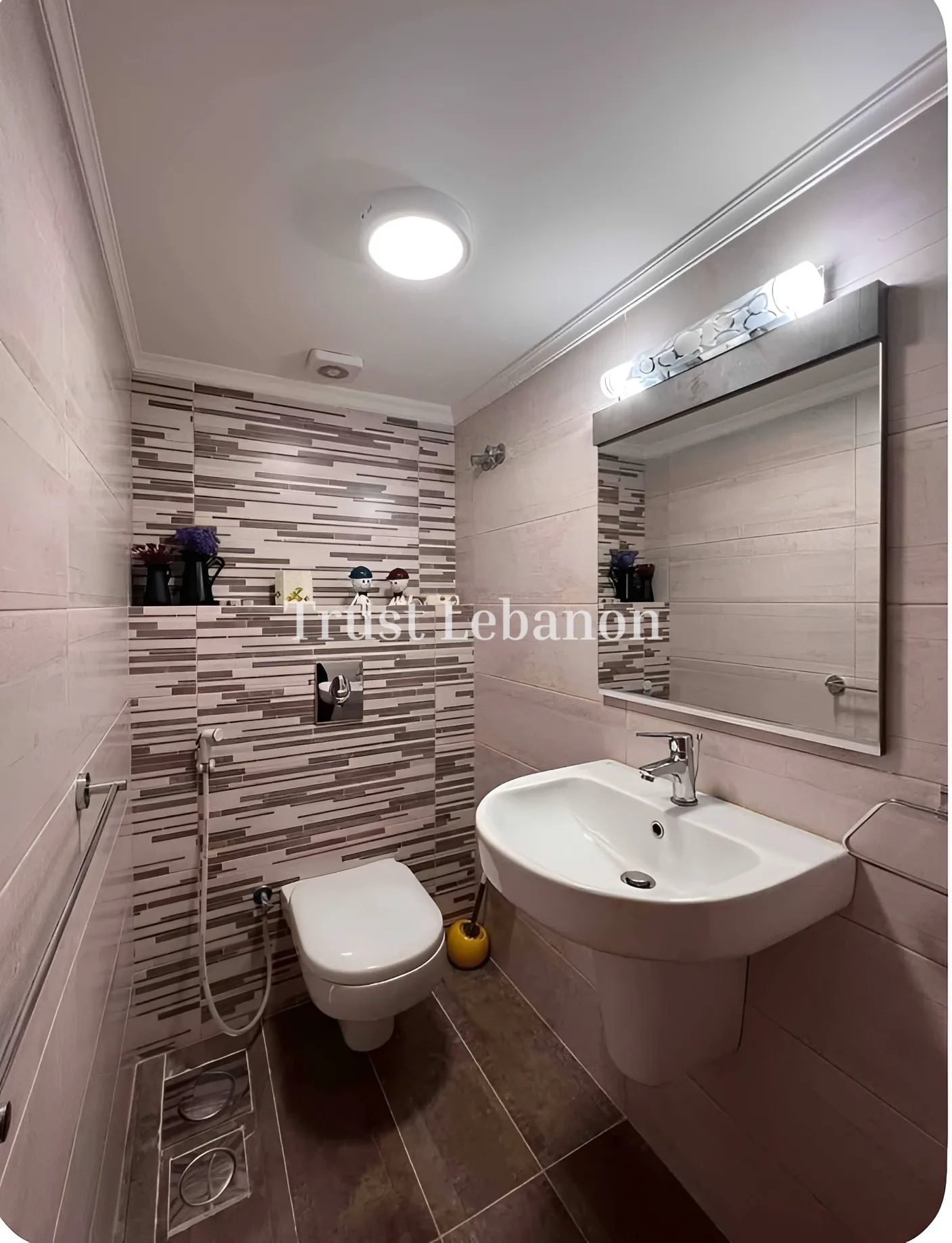 Apartment for rent in Msaytbeh