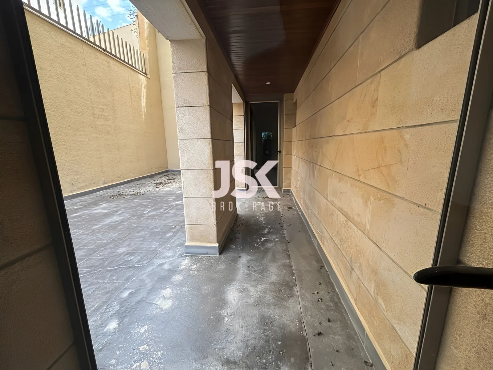 Apartment for Sale in Cornet Chahwan