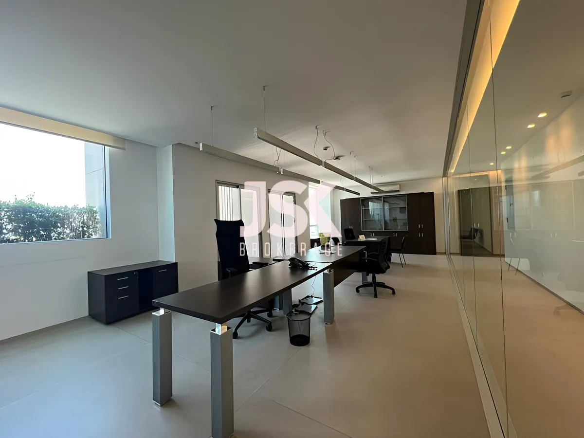 Office for rent in Dekwaneh