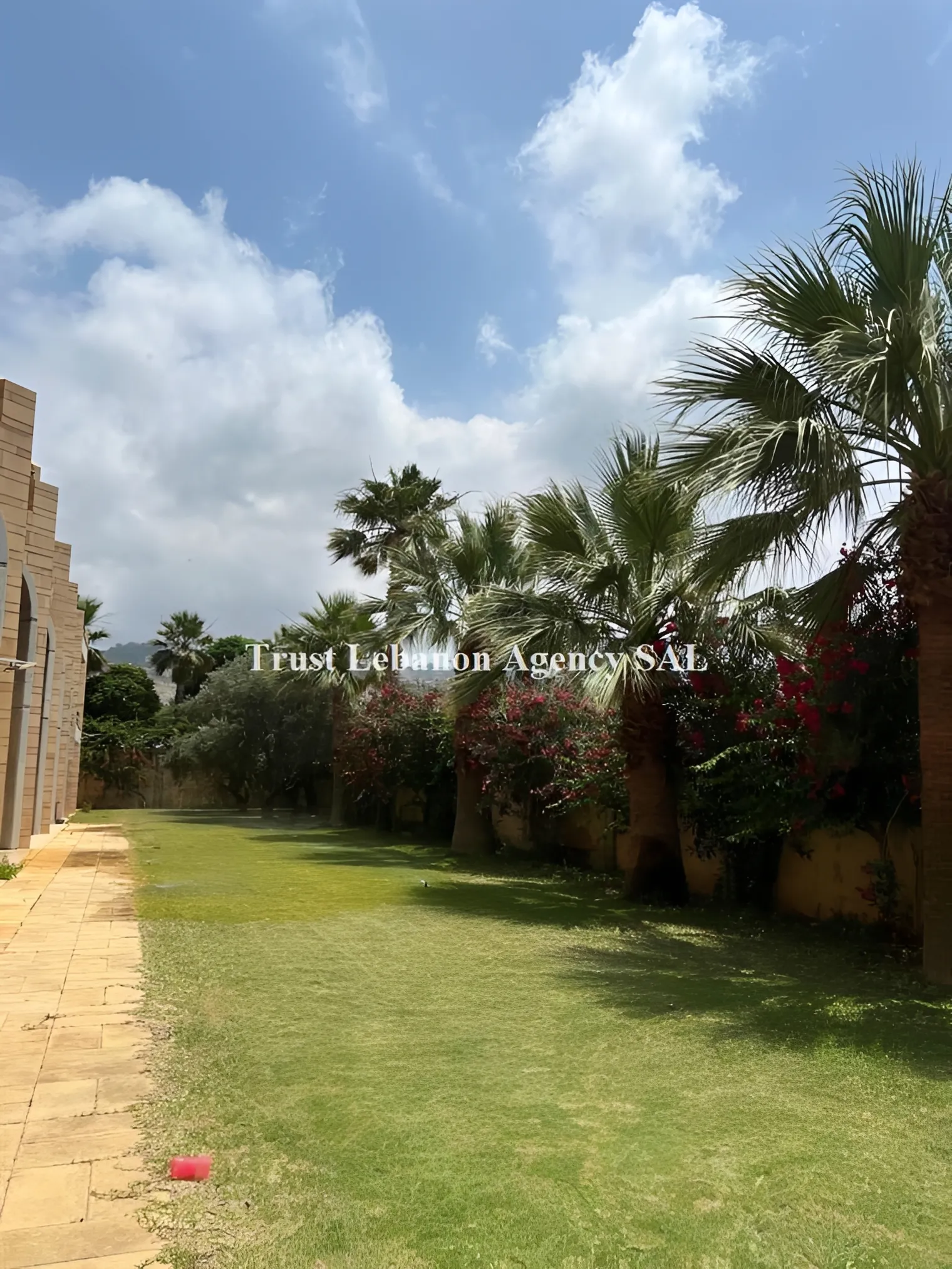 Chalet for Sale in Chouf Jiyeh Lebanon