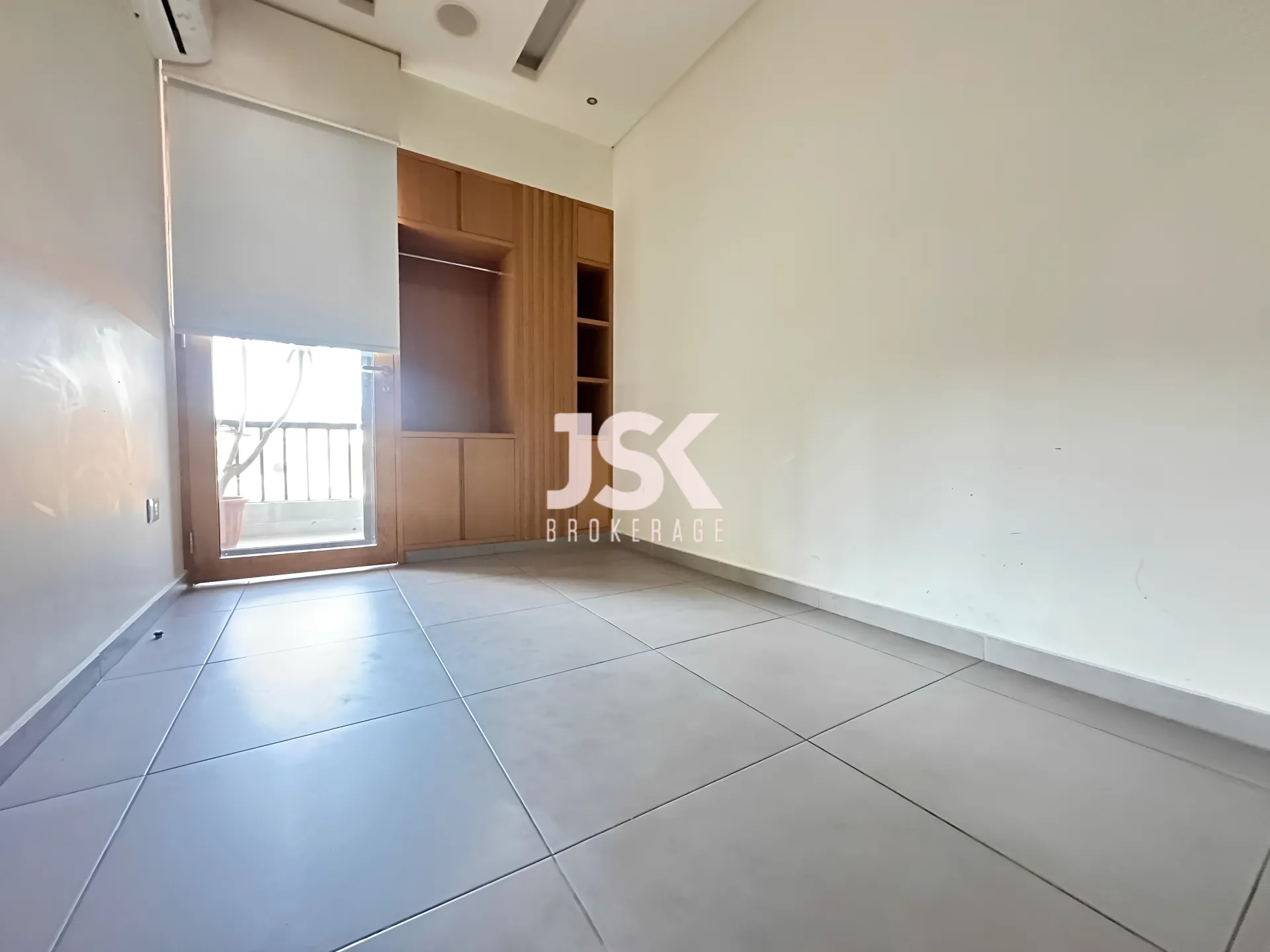 Office for Rent in Saifi Village