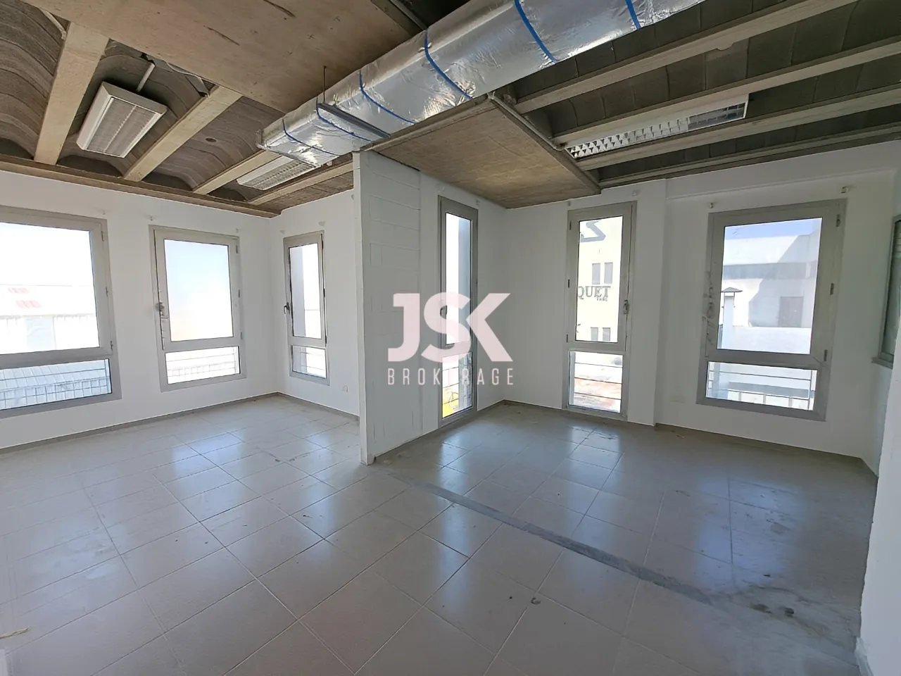 Building for Rent in Dekwaneh