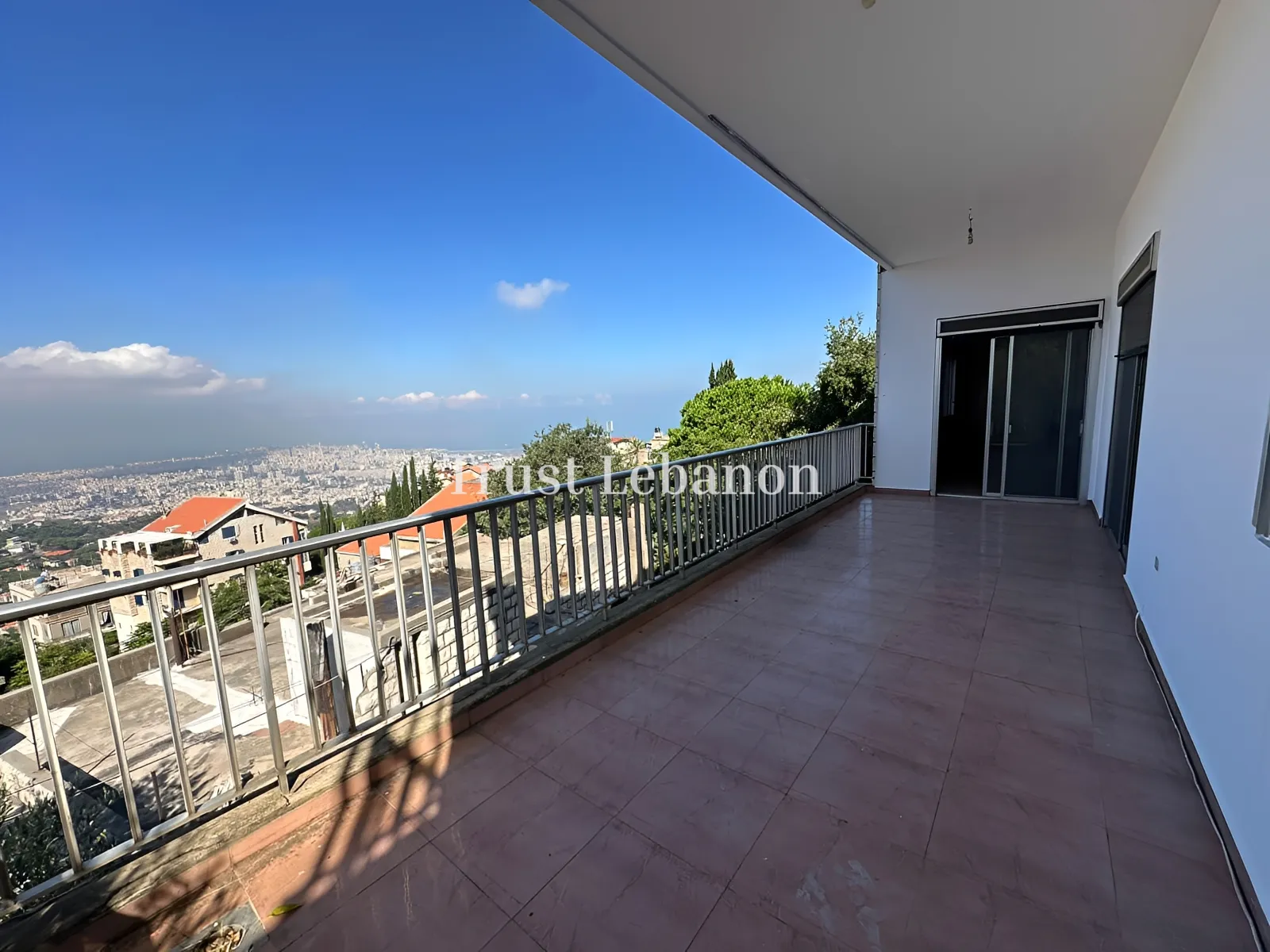 Apartment for sale in Ain Saadeh
