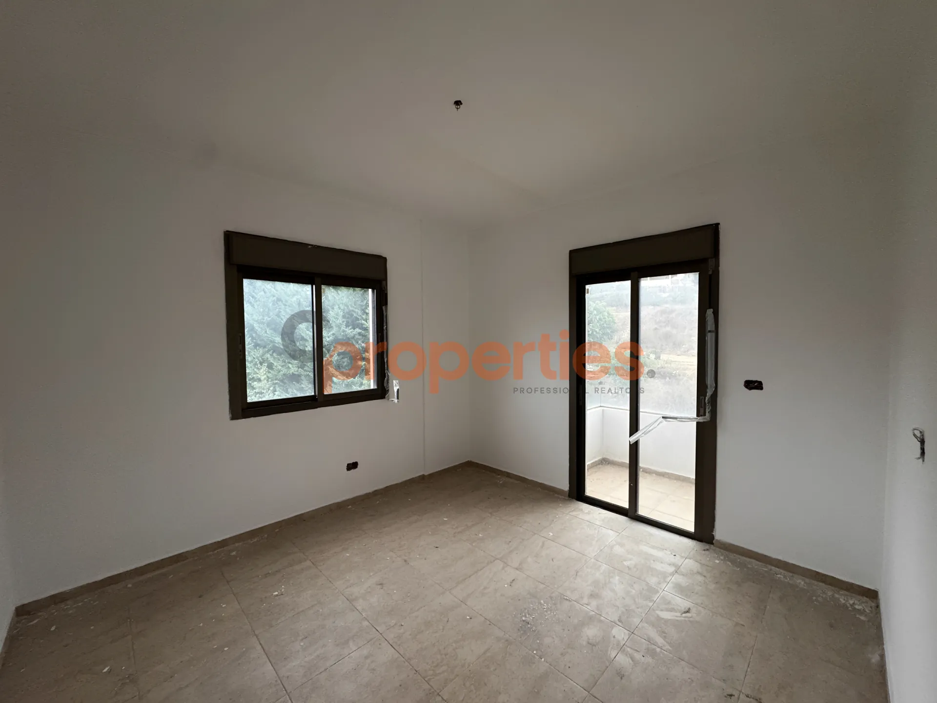 Apartment for Sale in Cornet Chahwan - 3 bed, 2 bath