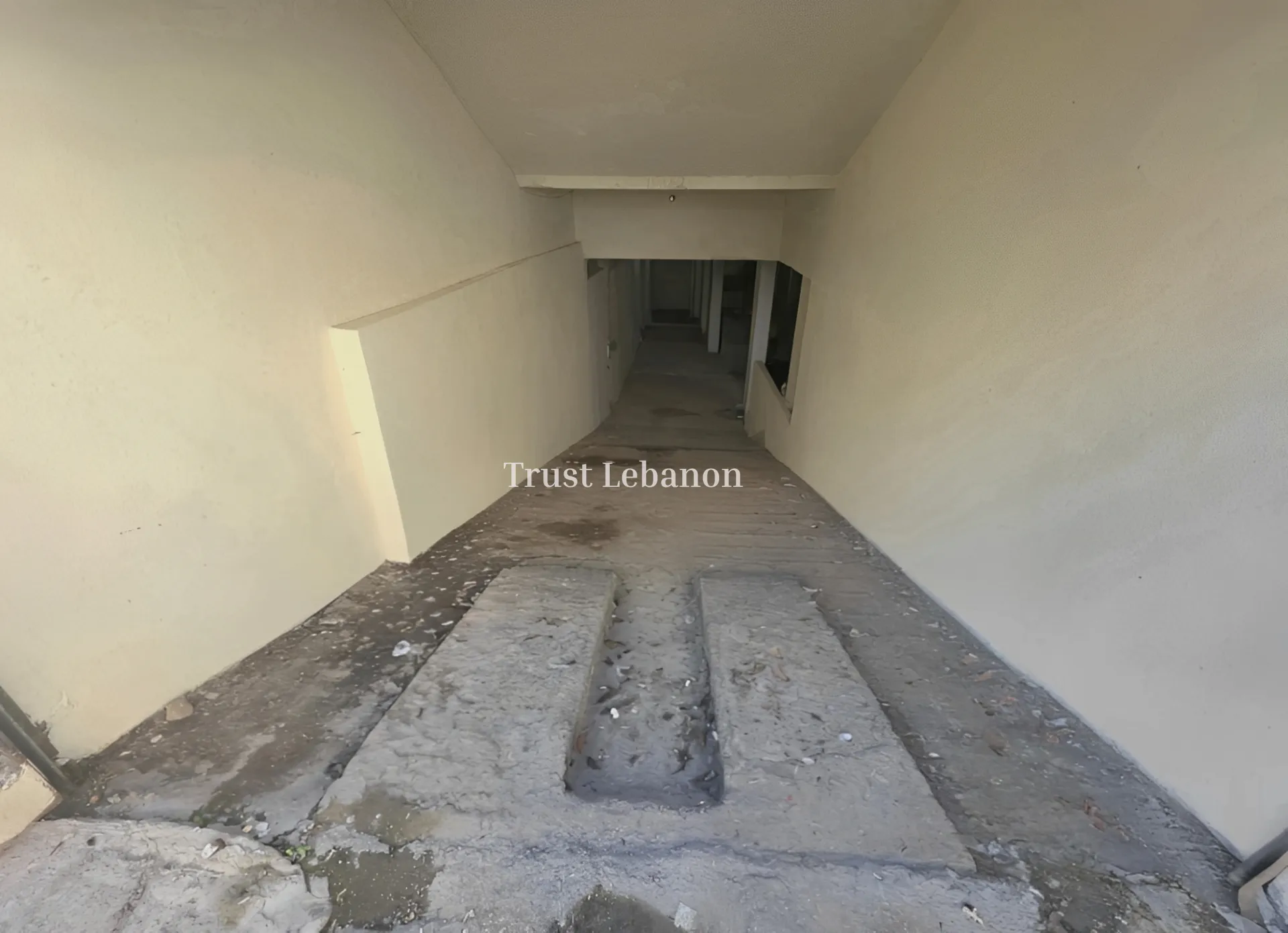 Warehouse for rent in Sad El Baouchriyeh, Lebanon