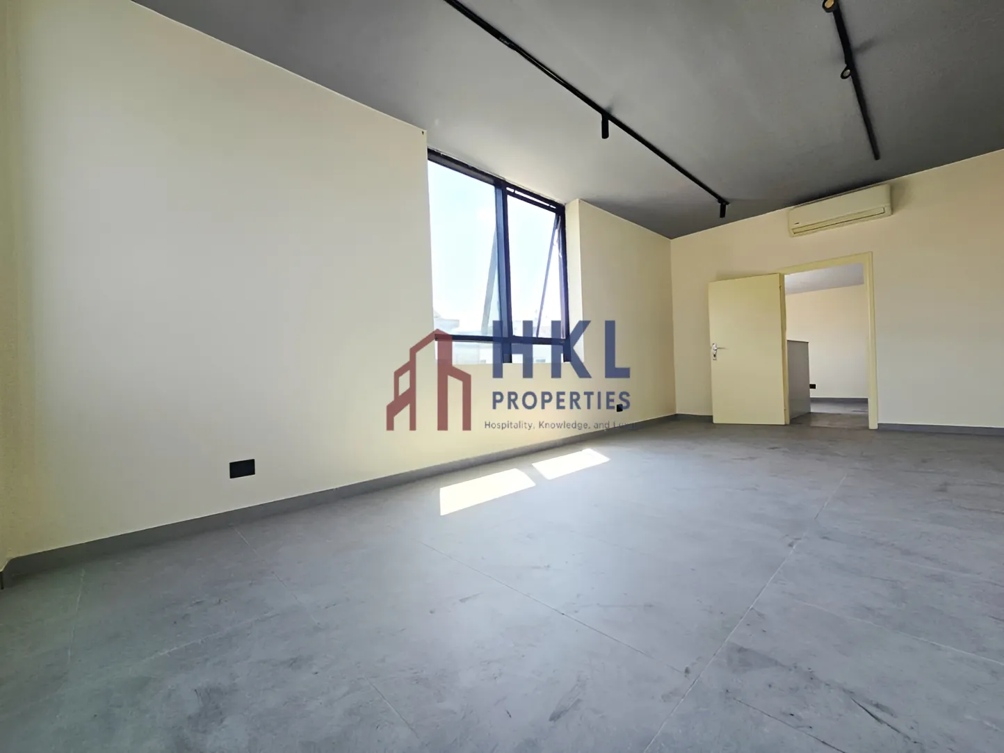 Office for rent in Hazmieh
