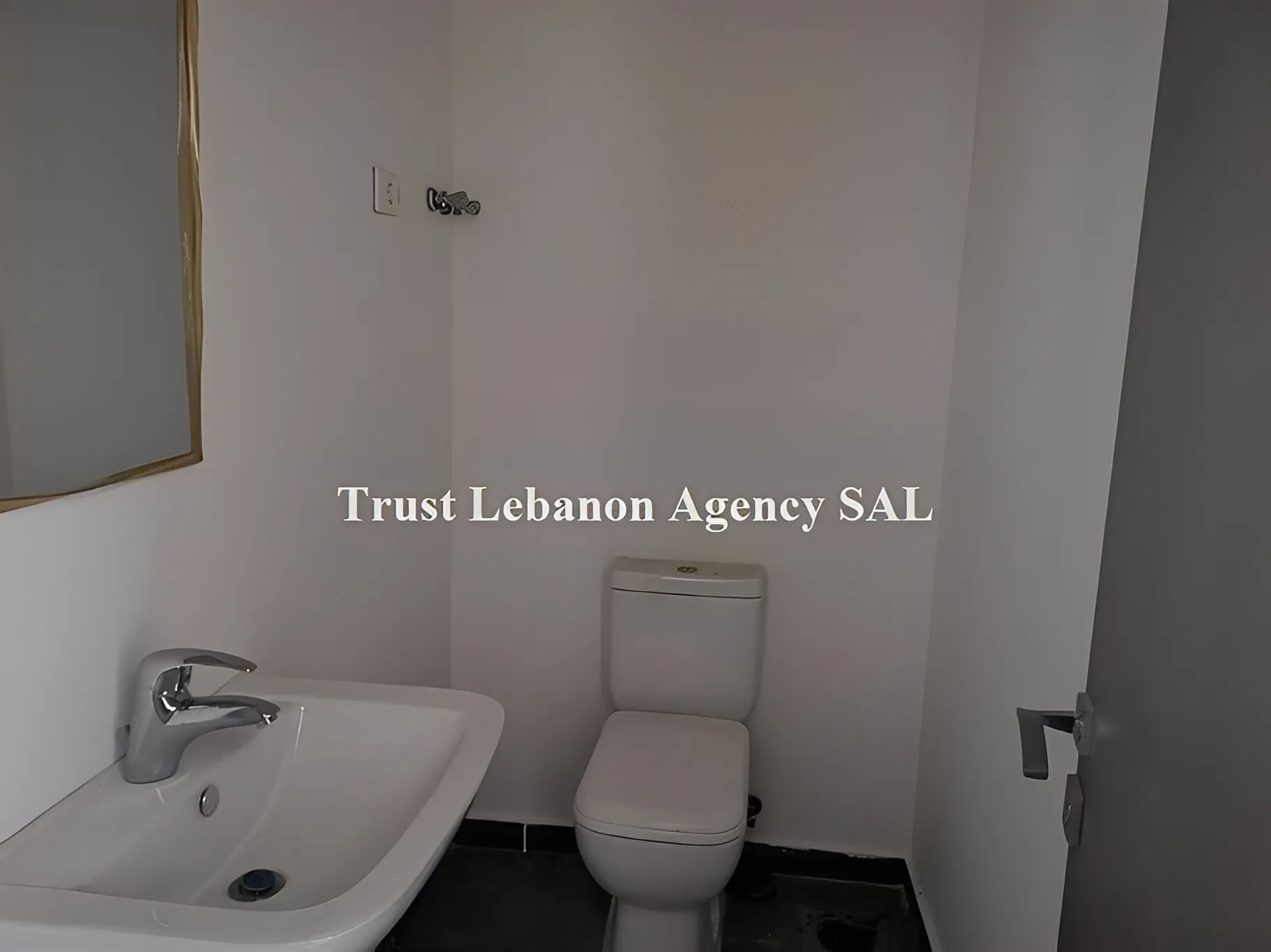 Office for rent in Metn, Bsalim
